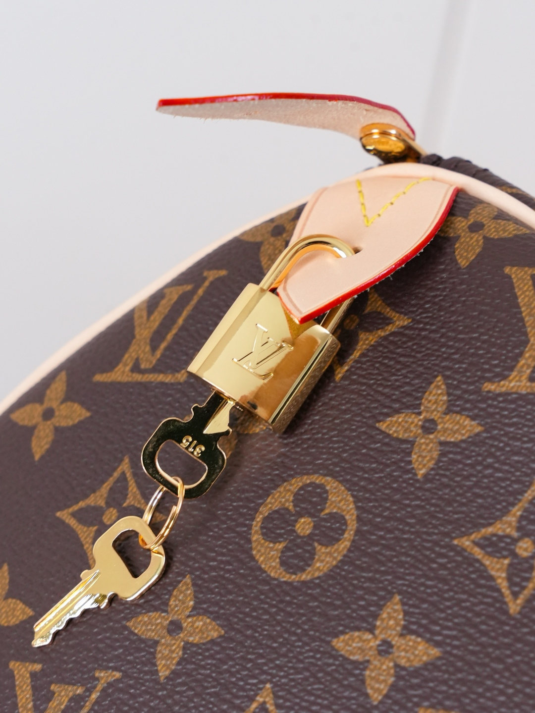 Louis Vuitton Speedy Bandouliere 40 Monogram Handbag - Image 6