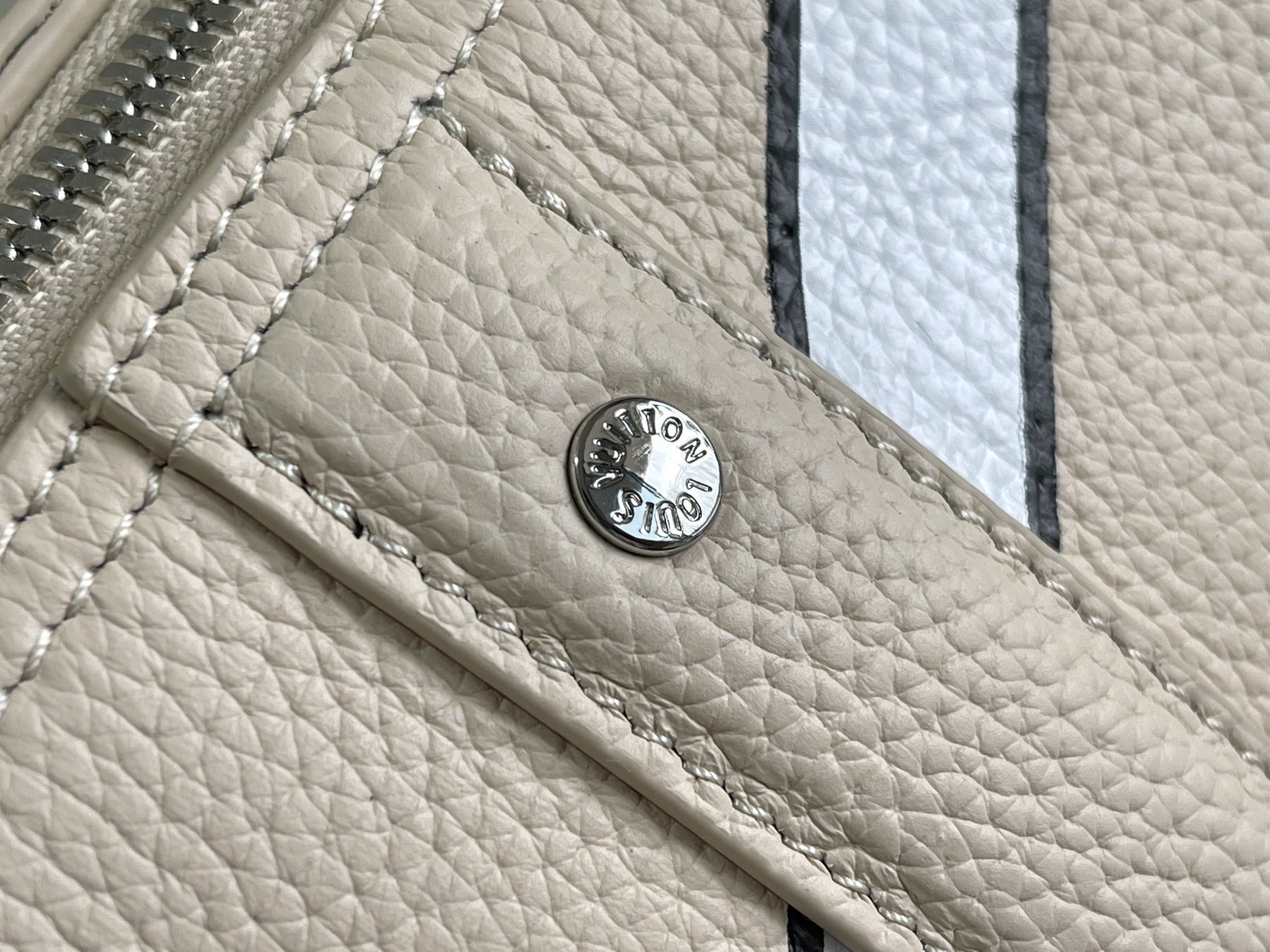 Louis Vuitton City Keepall Bag in Aerogram Calfskin - Image 6