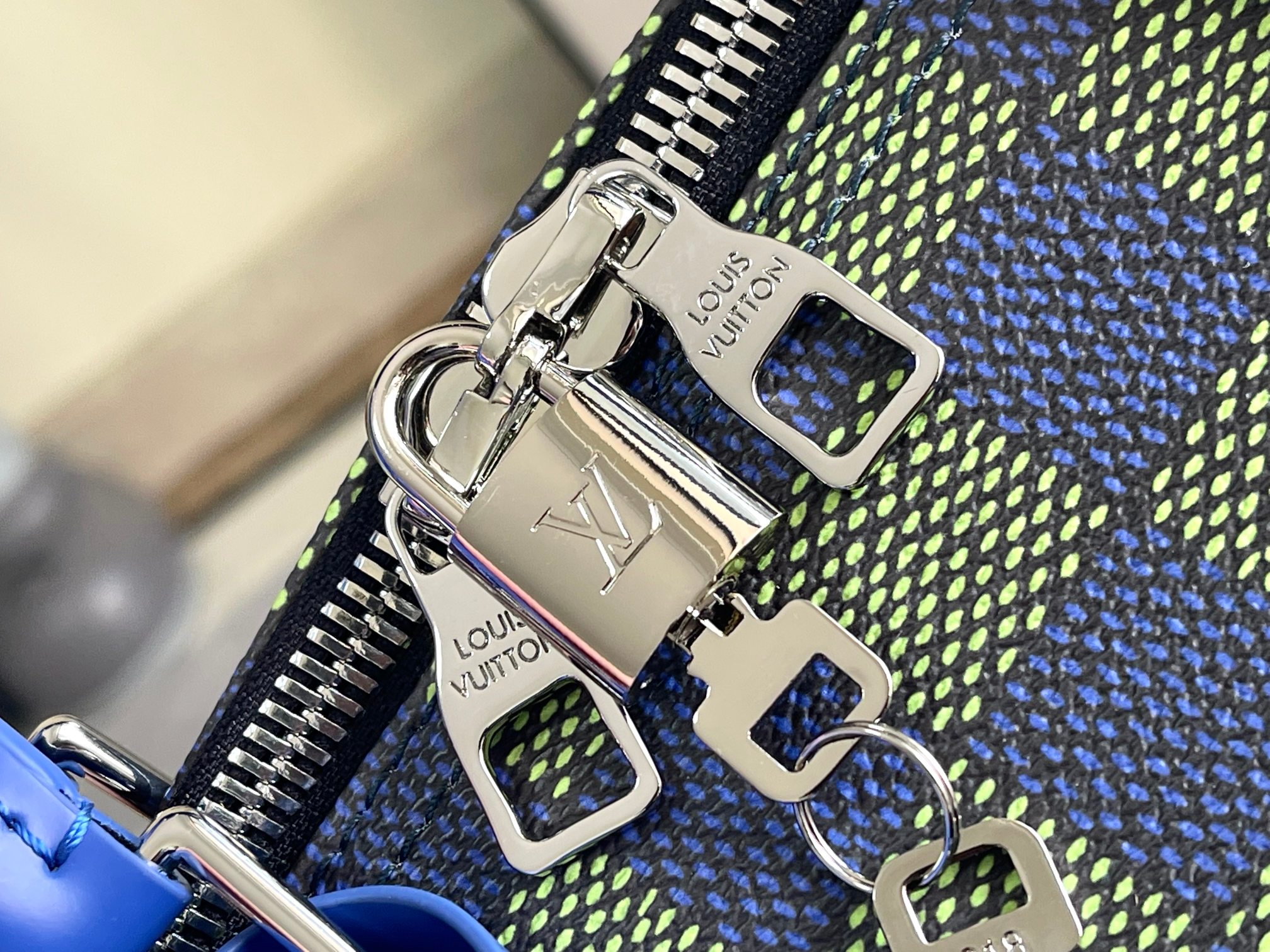 Louis Vuitton Keepall Bandoulière 50 Travel Bag - Image 6