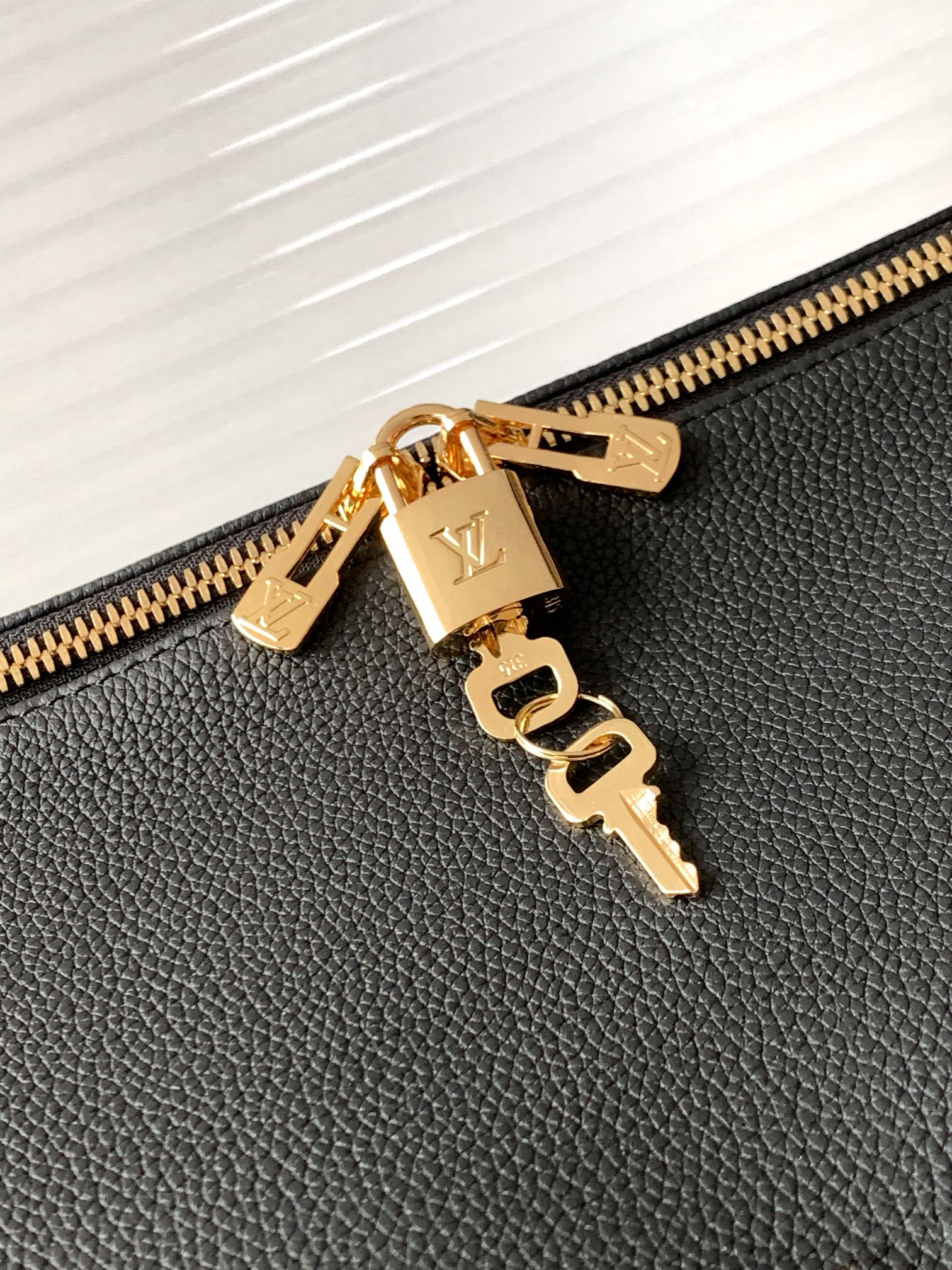 Louis Vuitton Keepall Express Travel Bag - Image 6