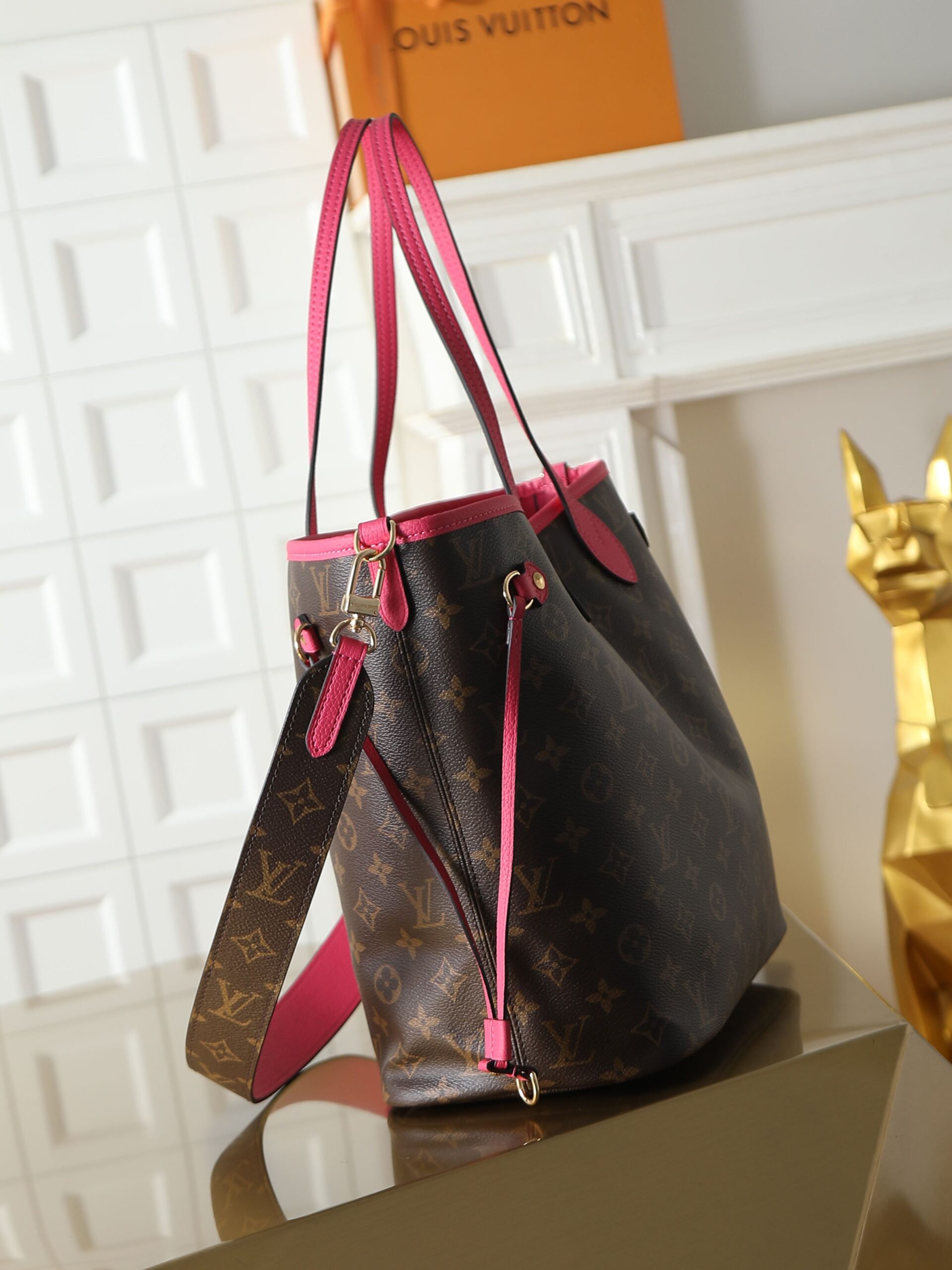 Louis Vuitton Neverfull Bandoulière Inside Out Medium Tote Bag - Image 6