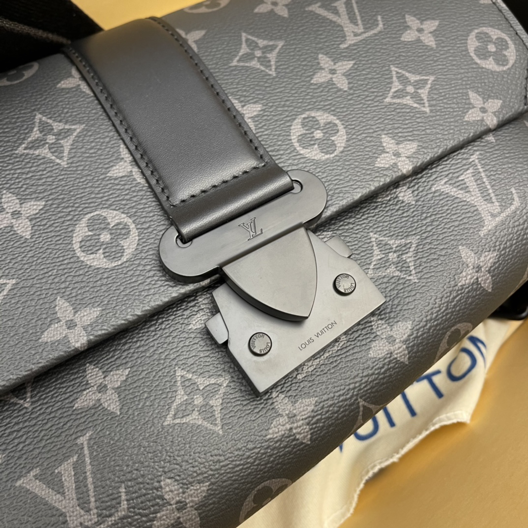 Louis Vuitton Steamer Messenger Bag - Image 6