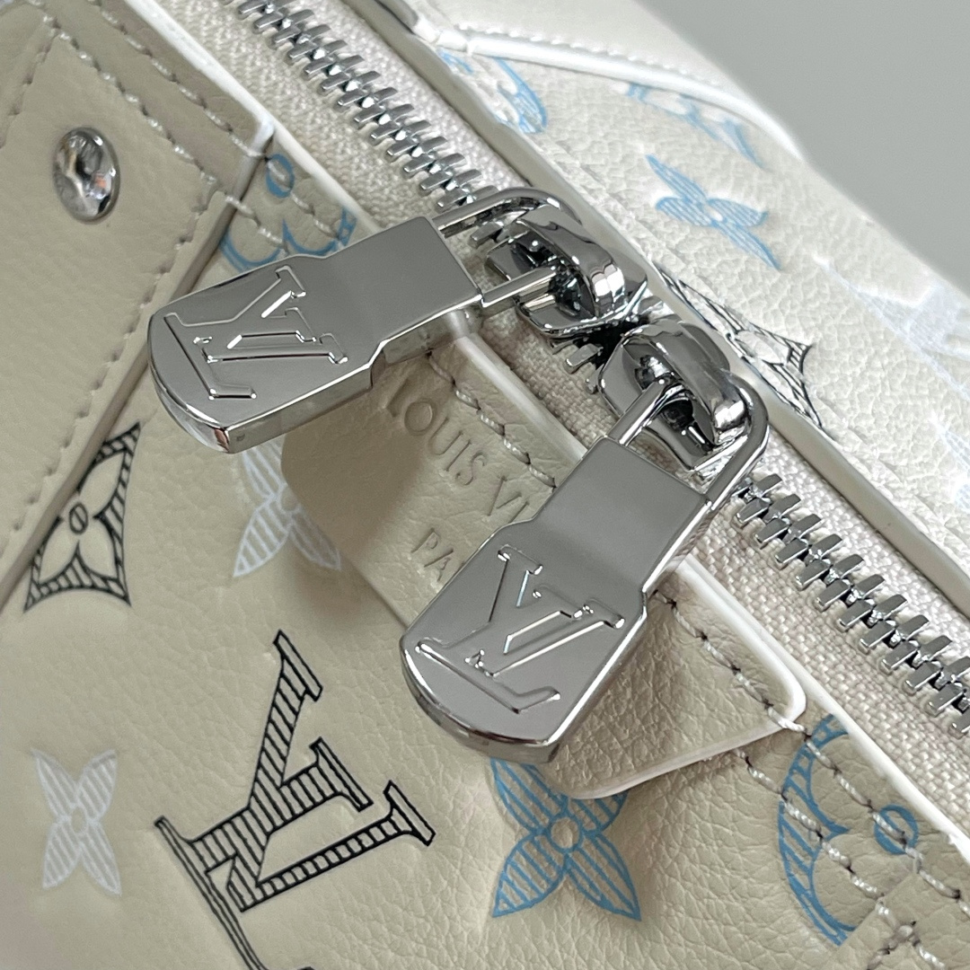Louis Vuitton City Keepall Bag in Monogram Shadow Leather - Image 6