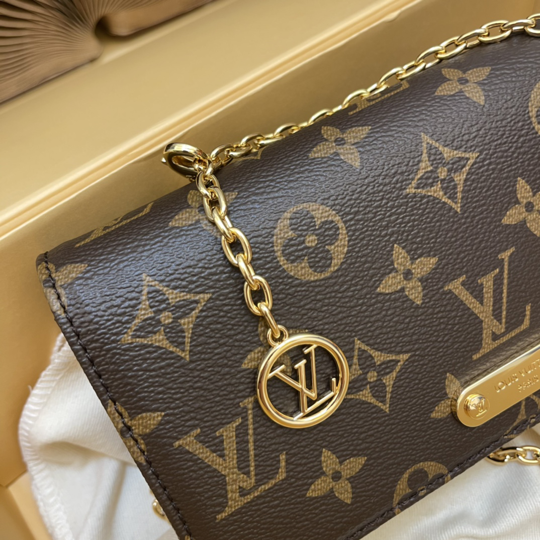 Louis Vuitton Lily Wallet on Chain in Monogram Canvas - Image 6