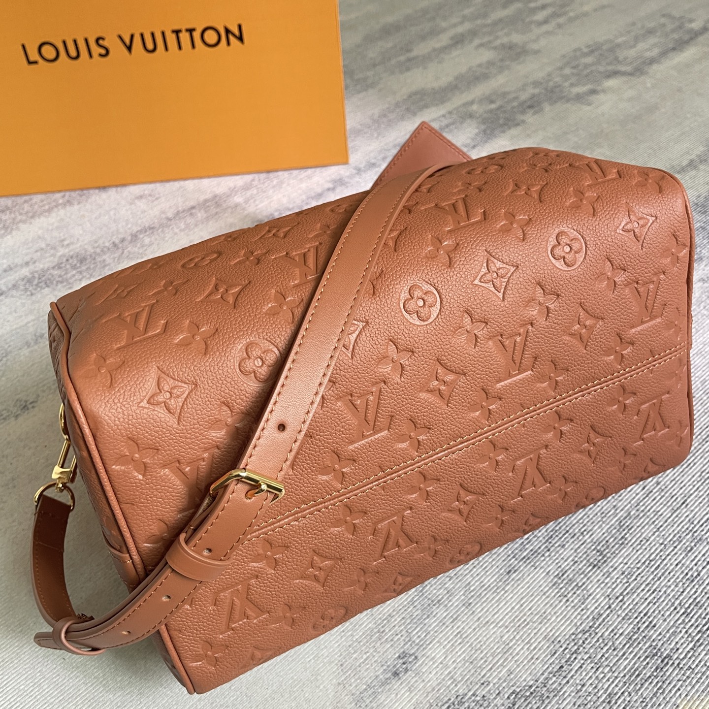 Louis Vuitton Speedy Soft 30 Handbag - Image 6