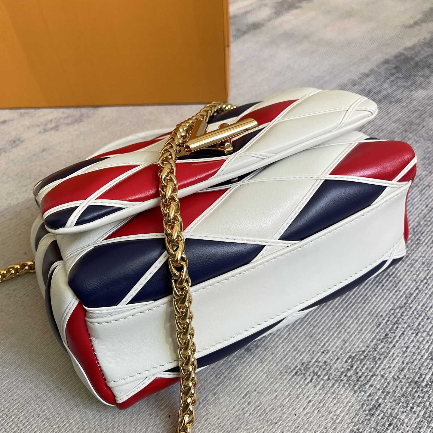 Louis Vuitton GO-14 Medium Handbag - Image 6