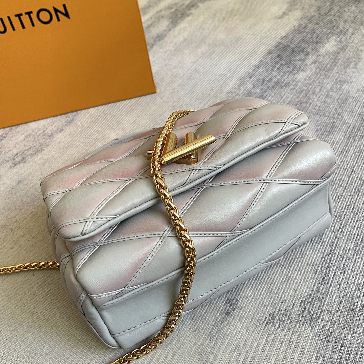 Louis Vuitton GO-14 MM Quilted Lambskin Handbag - Image 6