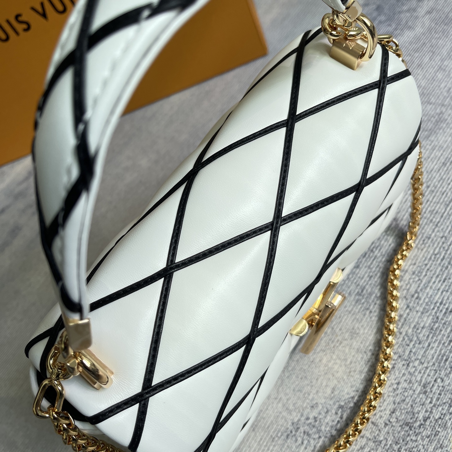 Louis Vuitton GO-14 Medium Handbag - Image 6