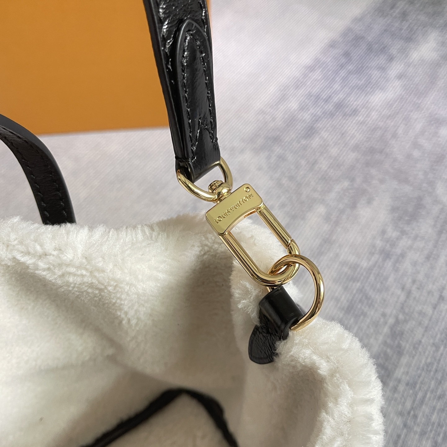 Neverfull Bandouliere Inside Out BB Handbag in Monogram Canvas and Shearling - Image 6