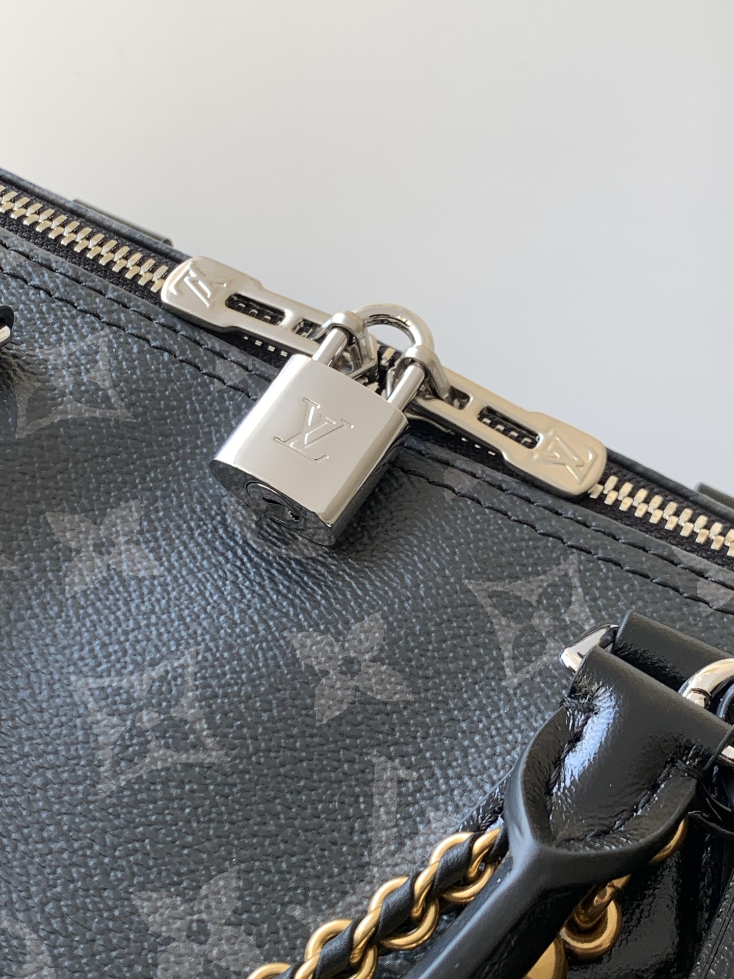Louis Vuitton Speedy Soft 30 Handbag - Image 6