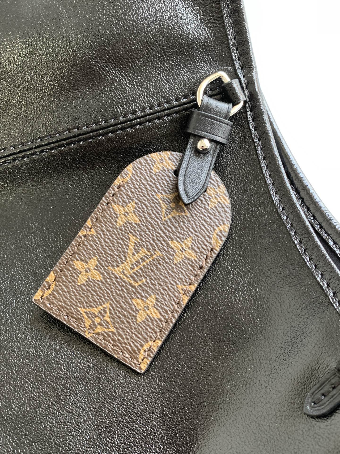 CarryAll Dark Medium Handbag - Image 6