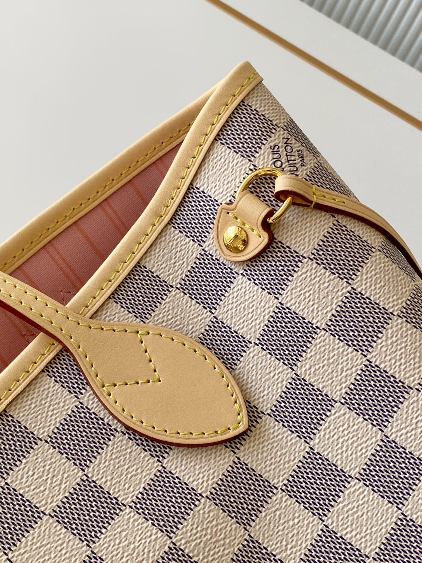 Louis Vuitton Neverfull Small Tote Bag in Damier Ebene Canvas - Image 6