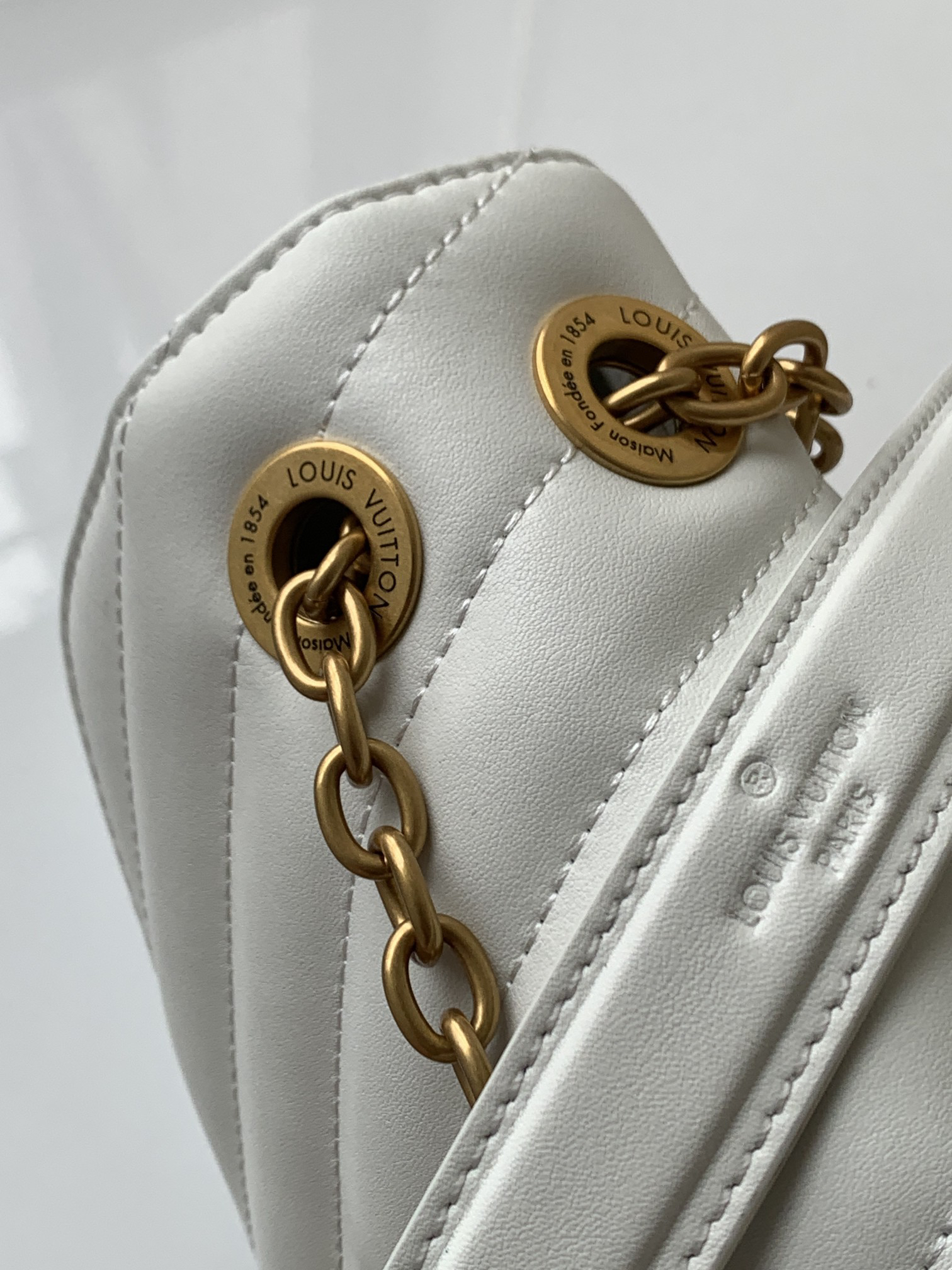 Louis Vuitton New Wave Chain Shoulder Bag M58549 White - Image 6