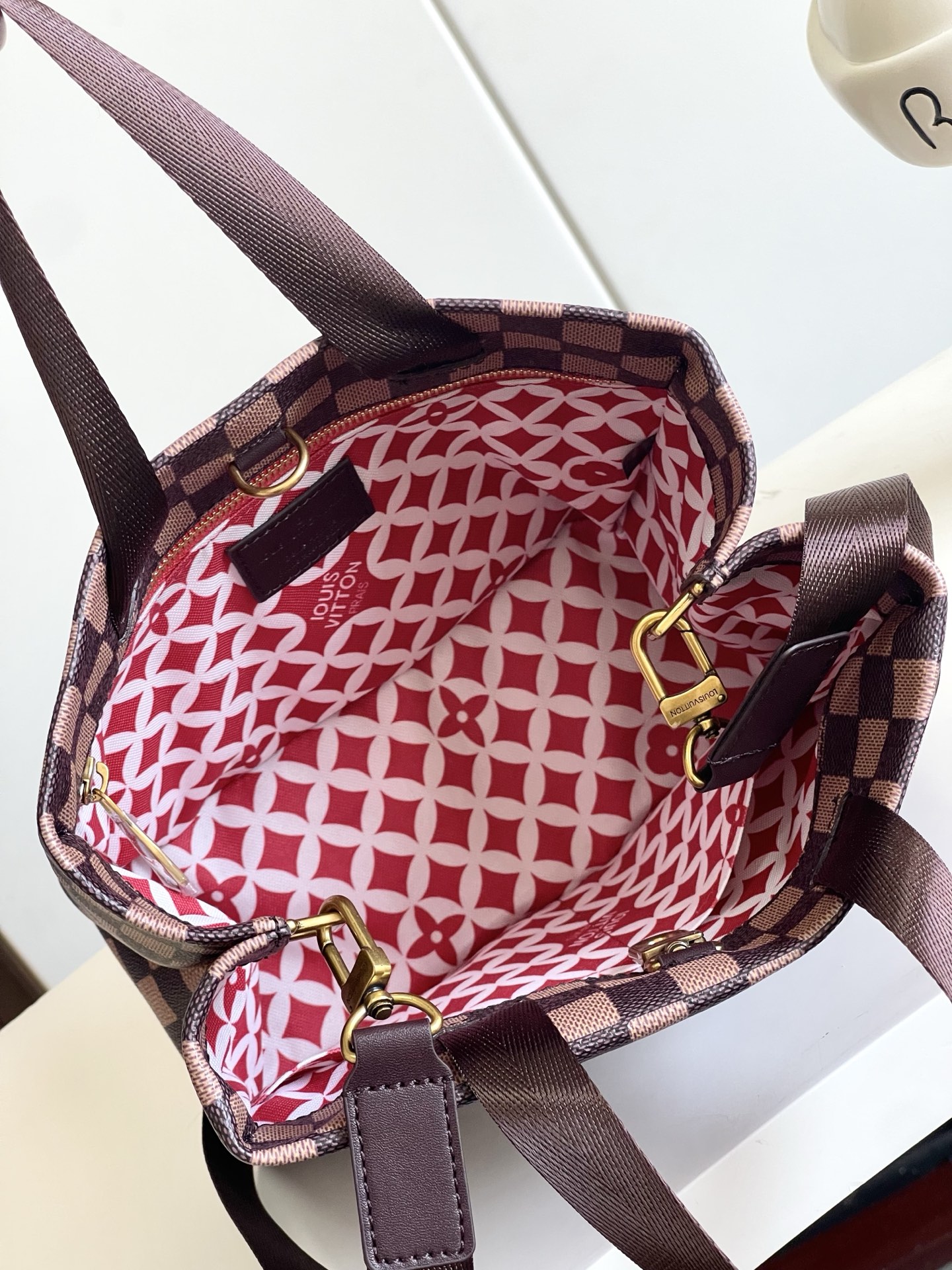 Louis Vuitton Medium Handbag M15237 - Image 6