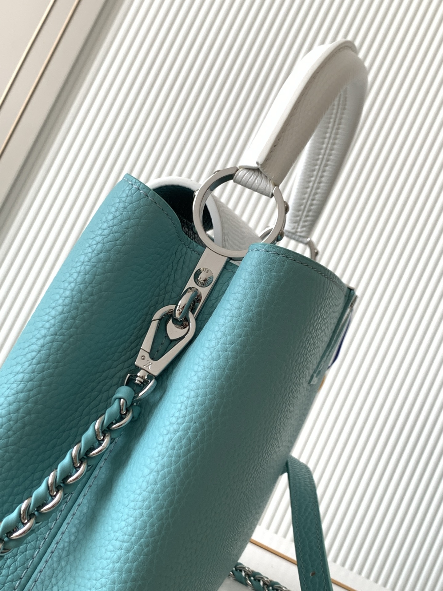 Louis Vuitton Capucines BB Handbag N85830 in Ice Blue and Silver - Image 6