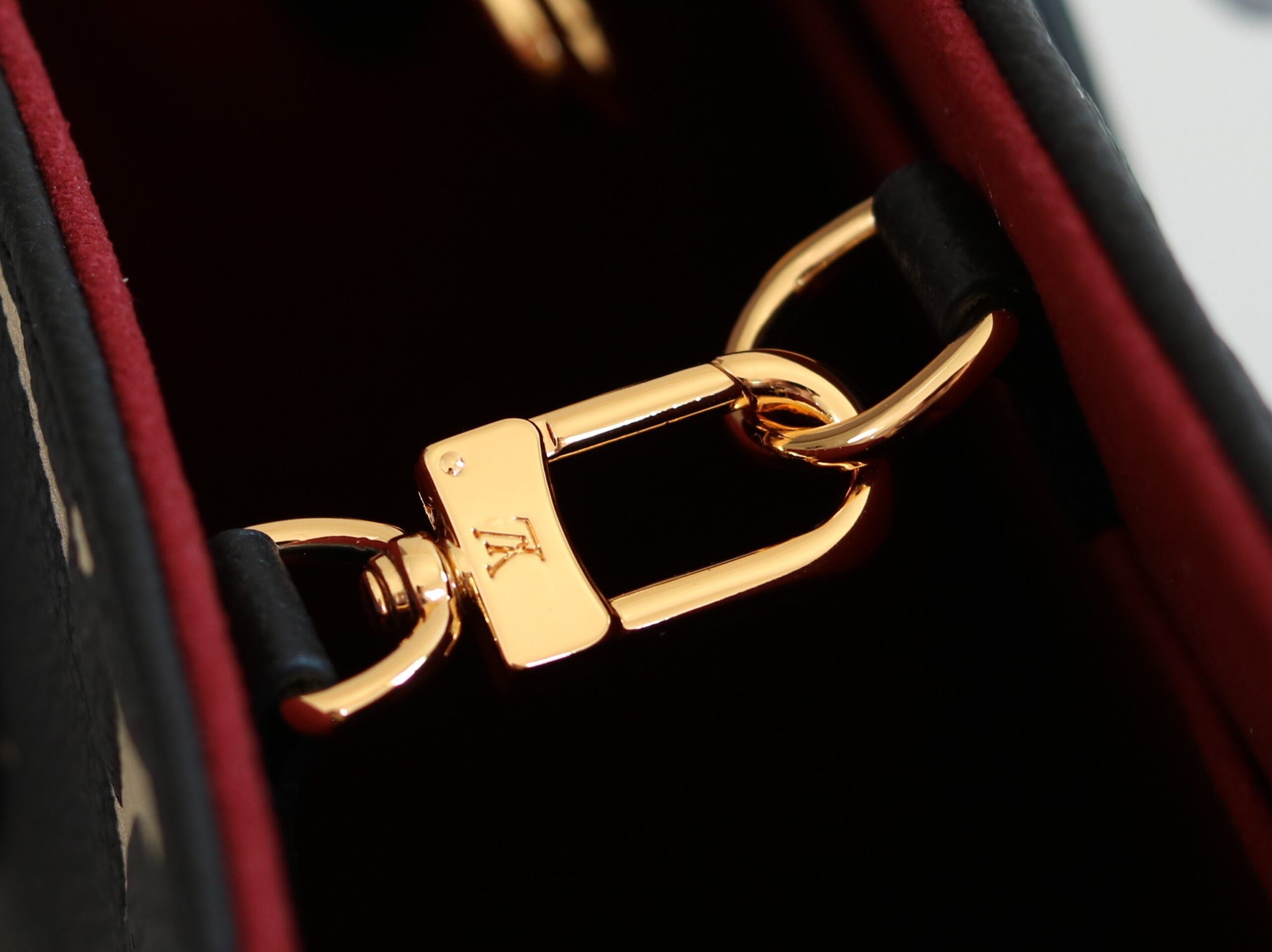 Louis Vuitton Onthego Small Tote Bag in Monogram Empreinte Leather - Image 6