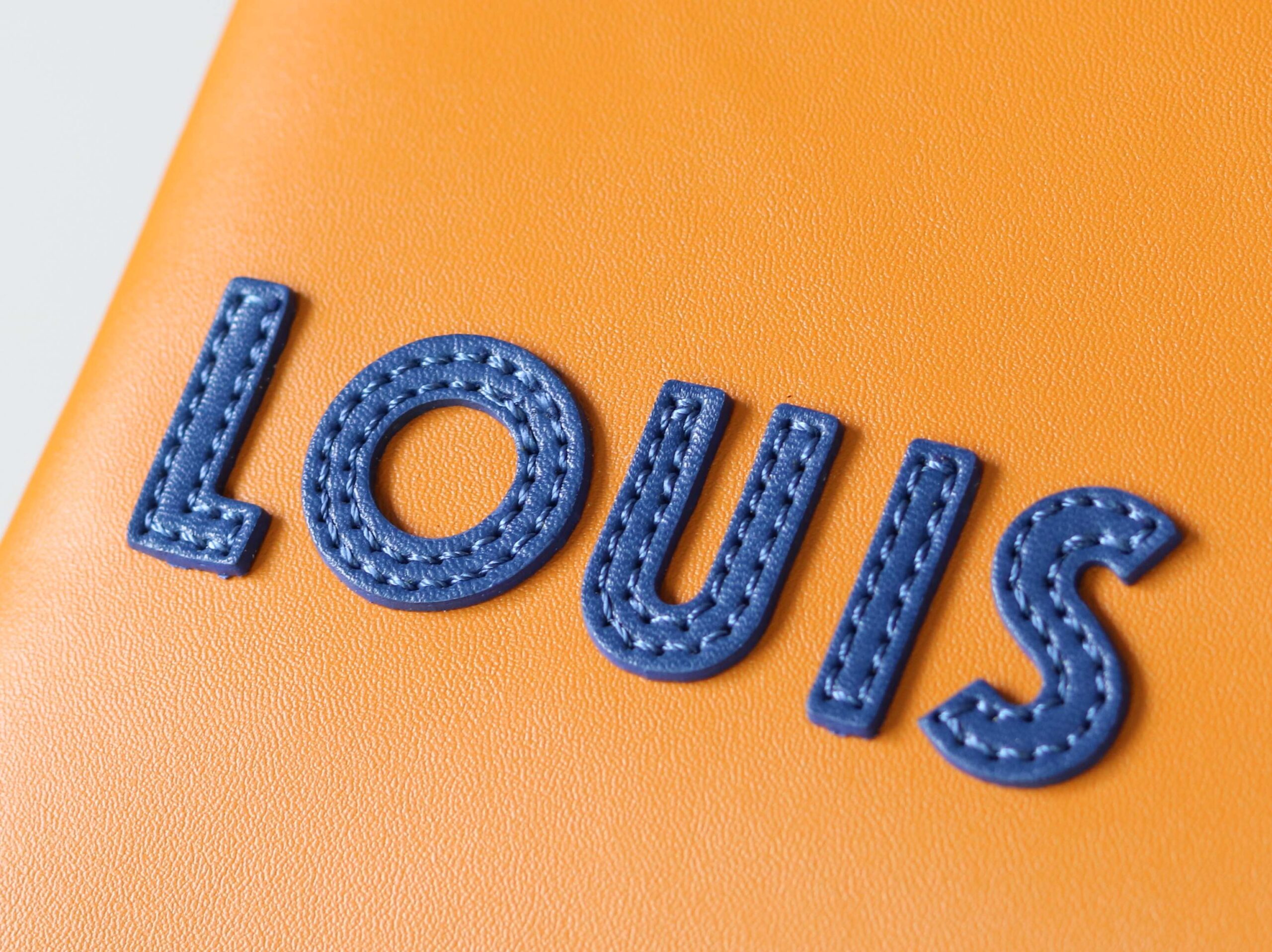 Louis Vuitton M12988 Medium Handbag - Image 6