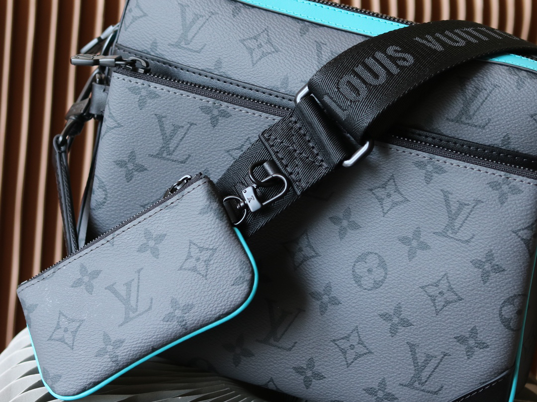 Louis Vuitton Trio Messenger Bag in Monogram Eclipse Reverse Canvas - Image 6