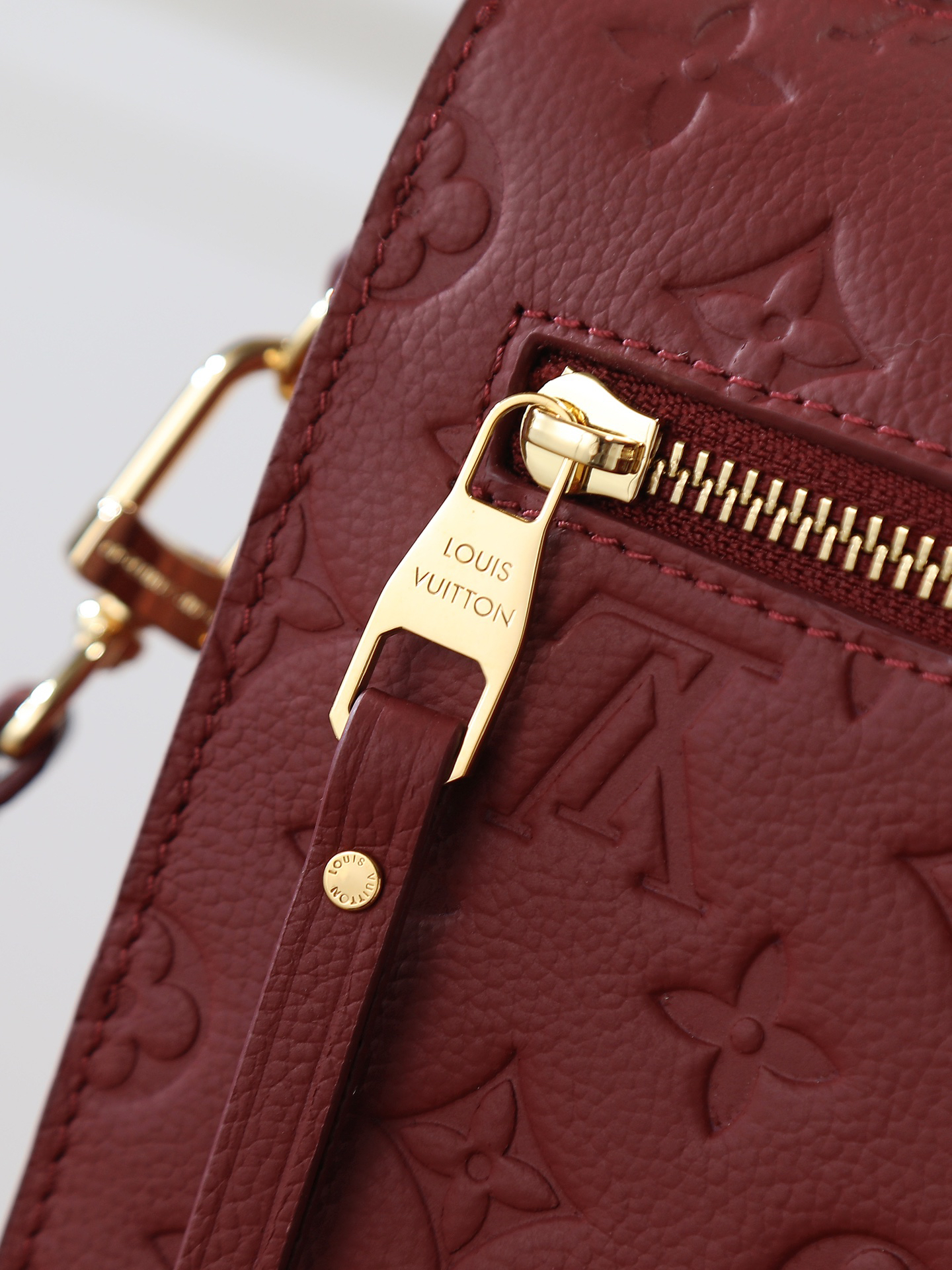 Louis Vuitton Pochette Métis Handbag in Burgundy Monogram Empreinte Leather - Image 6