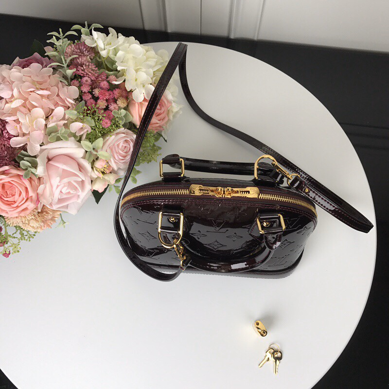 Louis Vuitton Alma BB Handbag in Brown Epi Leather - Image 6