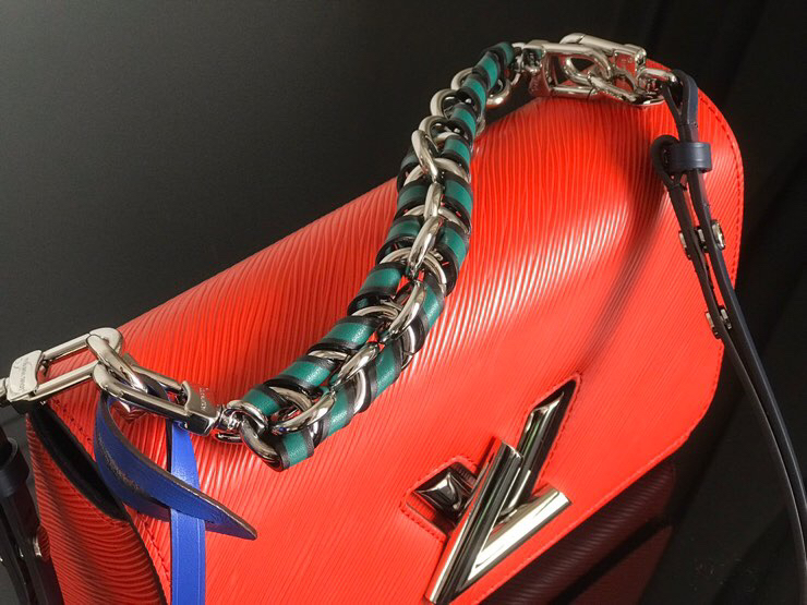 Louis Vuitton Twist Medium Crossbody Bag in Red Epi Leather - Image 6