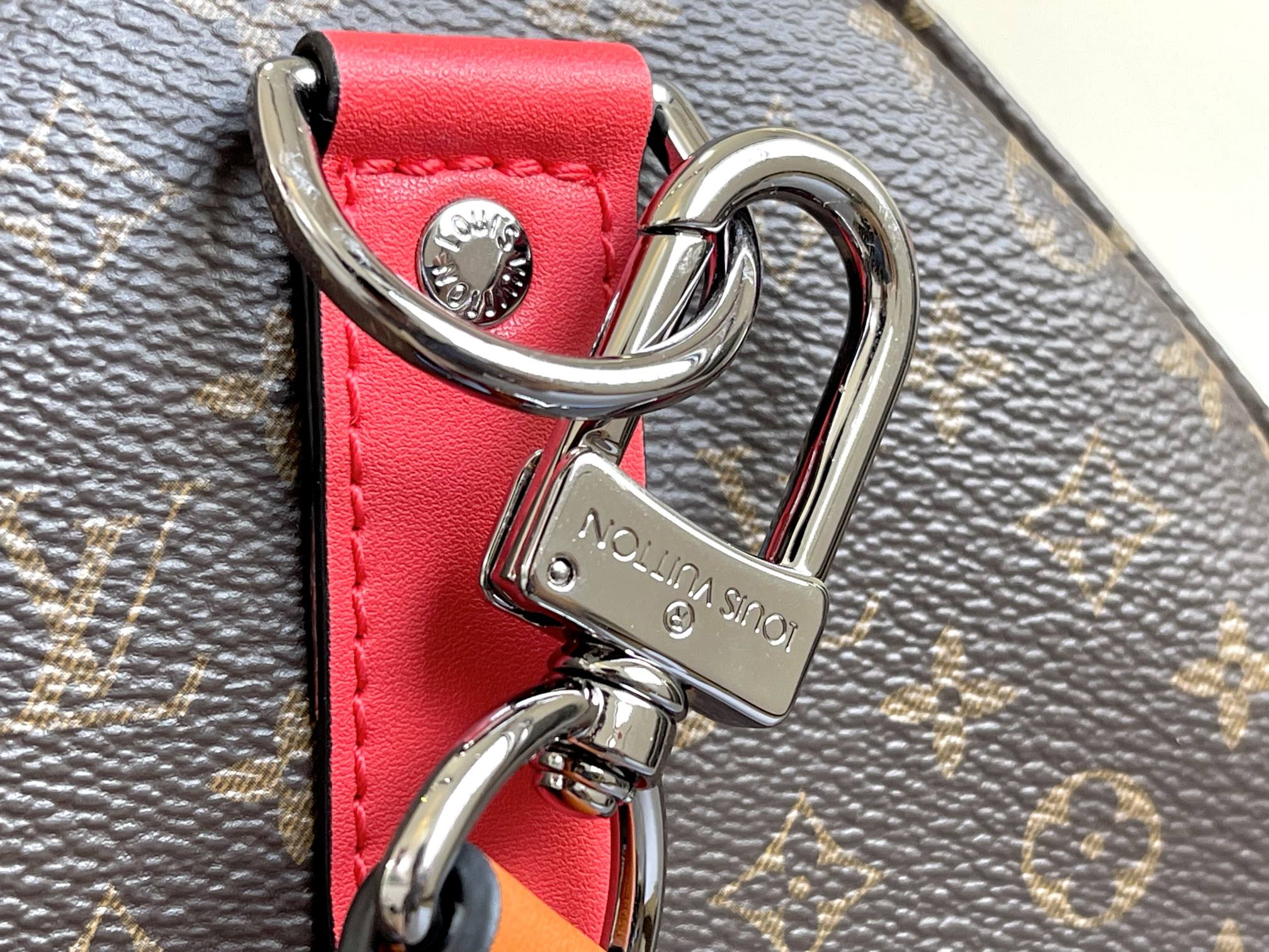 Louis Vuitton M56856 Keepall Bandouliere Travel Bag - Image 6