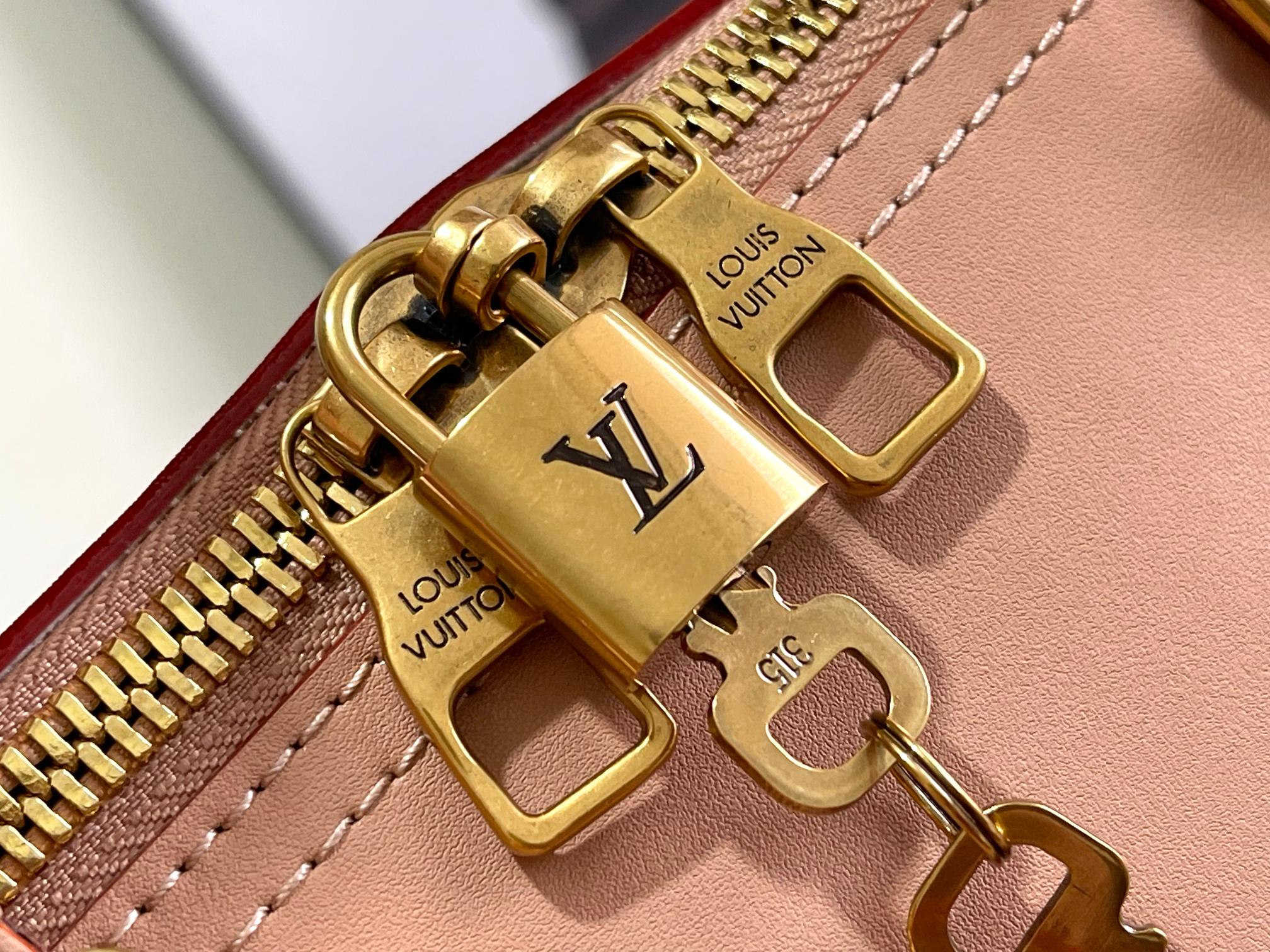 Louis Vuitton Keepall 50 Travel Bag with Shoulder Strap - Image 6