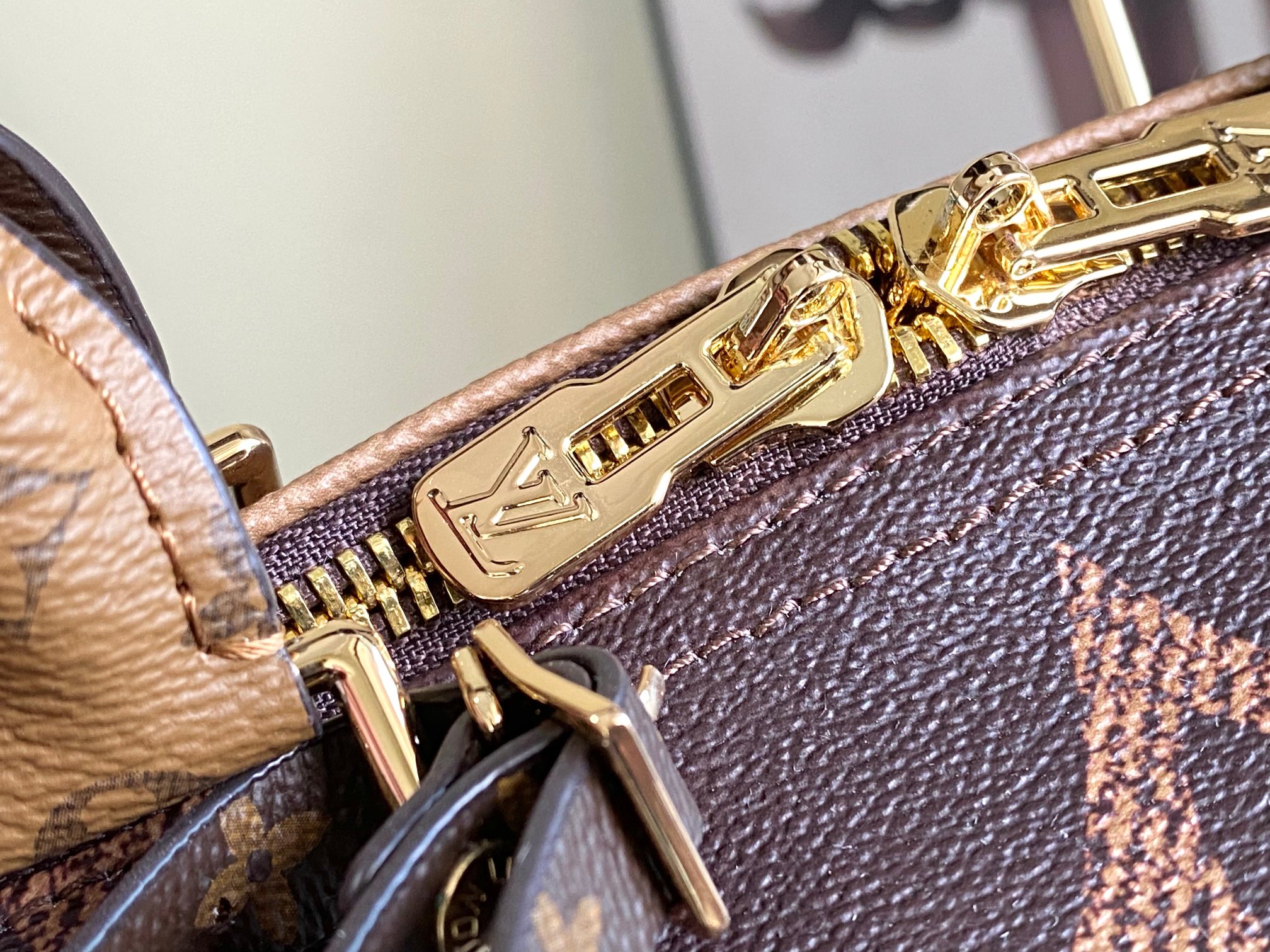 Louis Vuitton Keepall Bandoulière 45 Travel Bag - Image 6