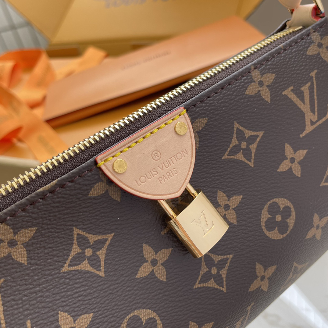 Louis Vuitton Pochette Tirette Monogram Shoulder Bag - Image 6
