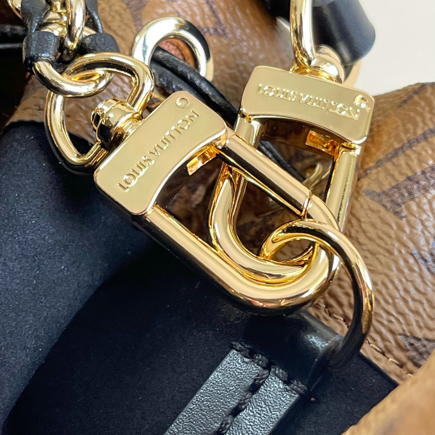 Louis Vuitton Noé Monogram Reverse Canvas Shoulder Bag - Image 6