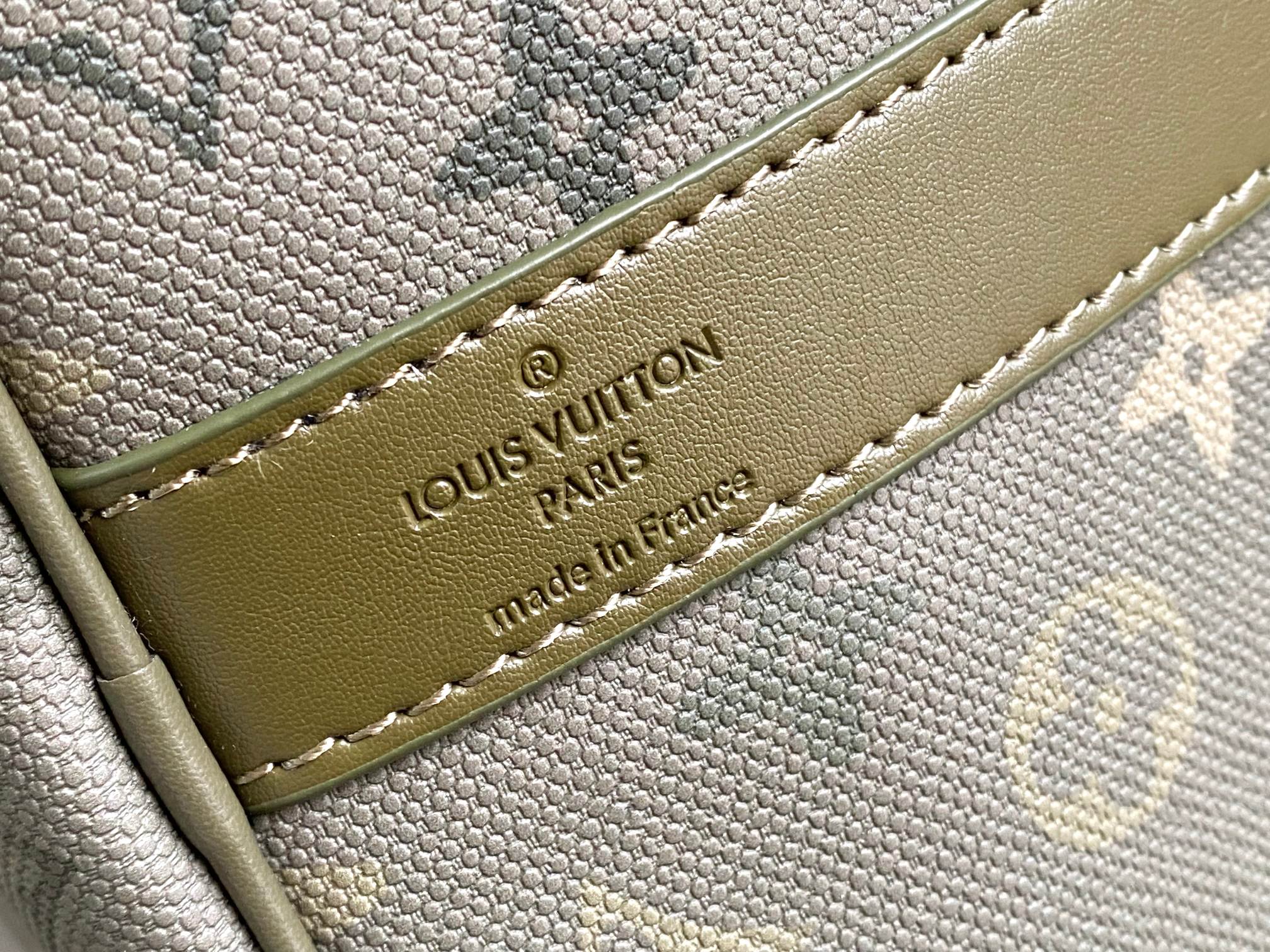 Louis Vuitton Keepall Bandoulière 35 Monogram Eclipse Travel Bag - Image 6