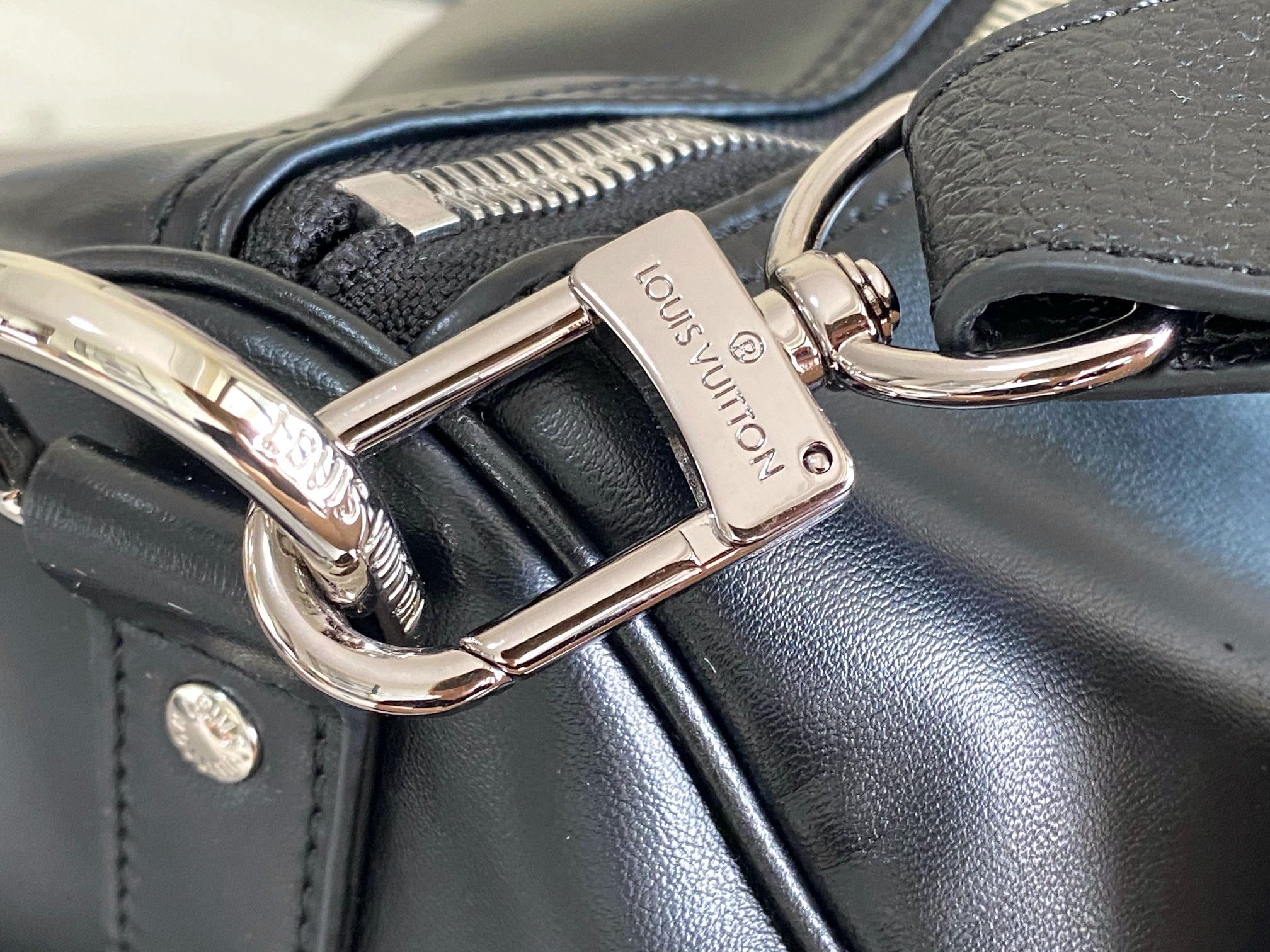 Louis Vuitton Keepall Bandoulière 50 Travel Bag - Image 6