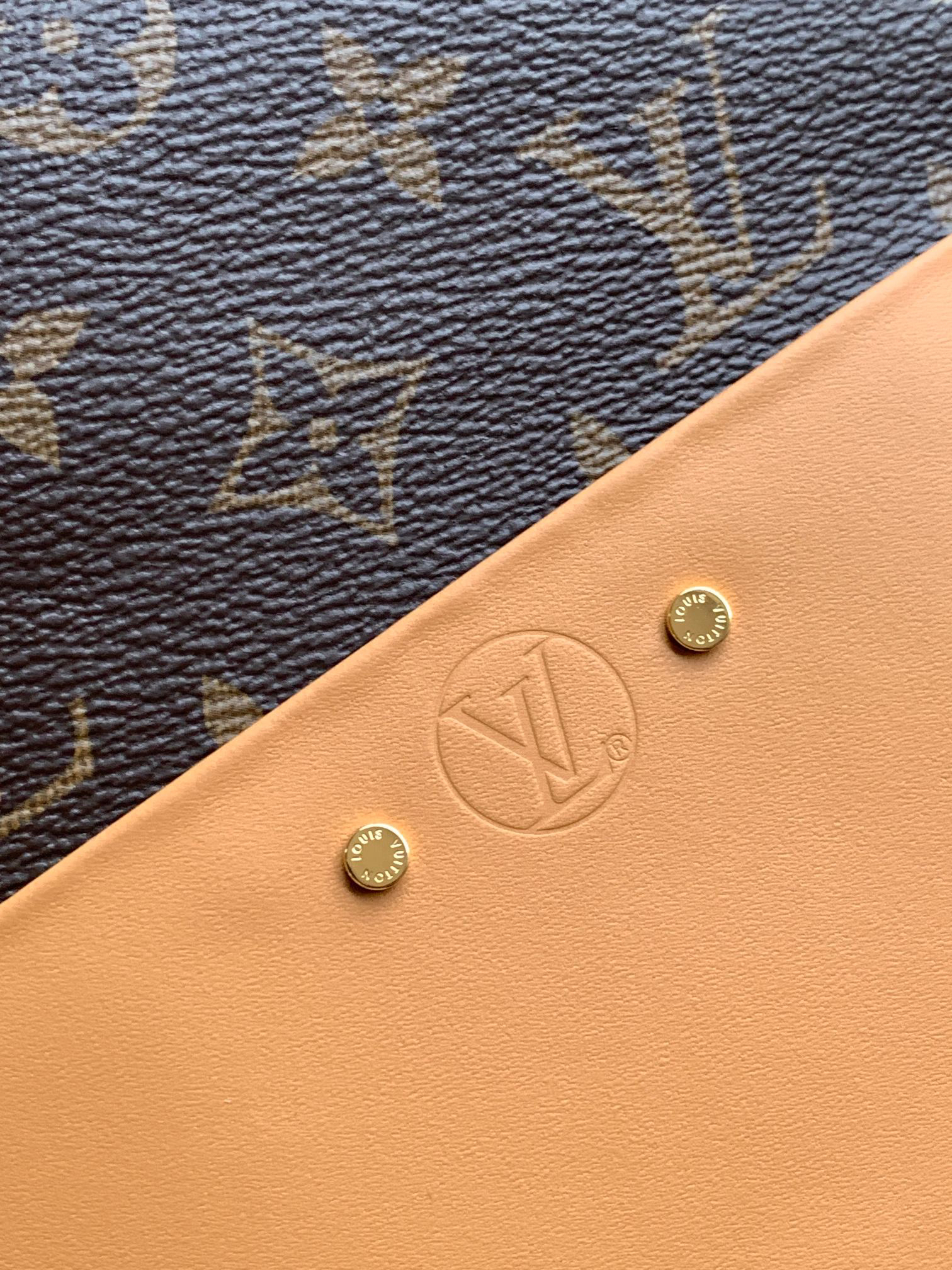 Louis Vuitton Boite Chapeau Souple Handbag - Image 6