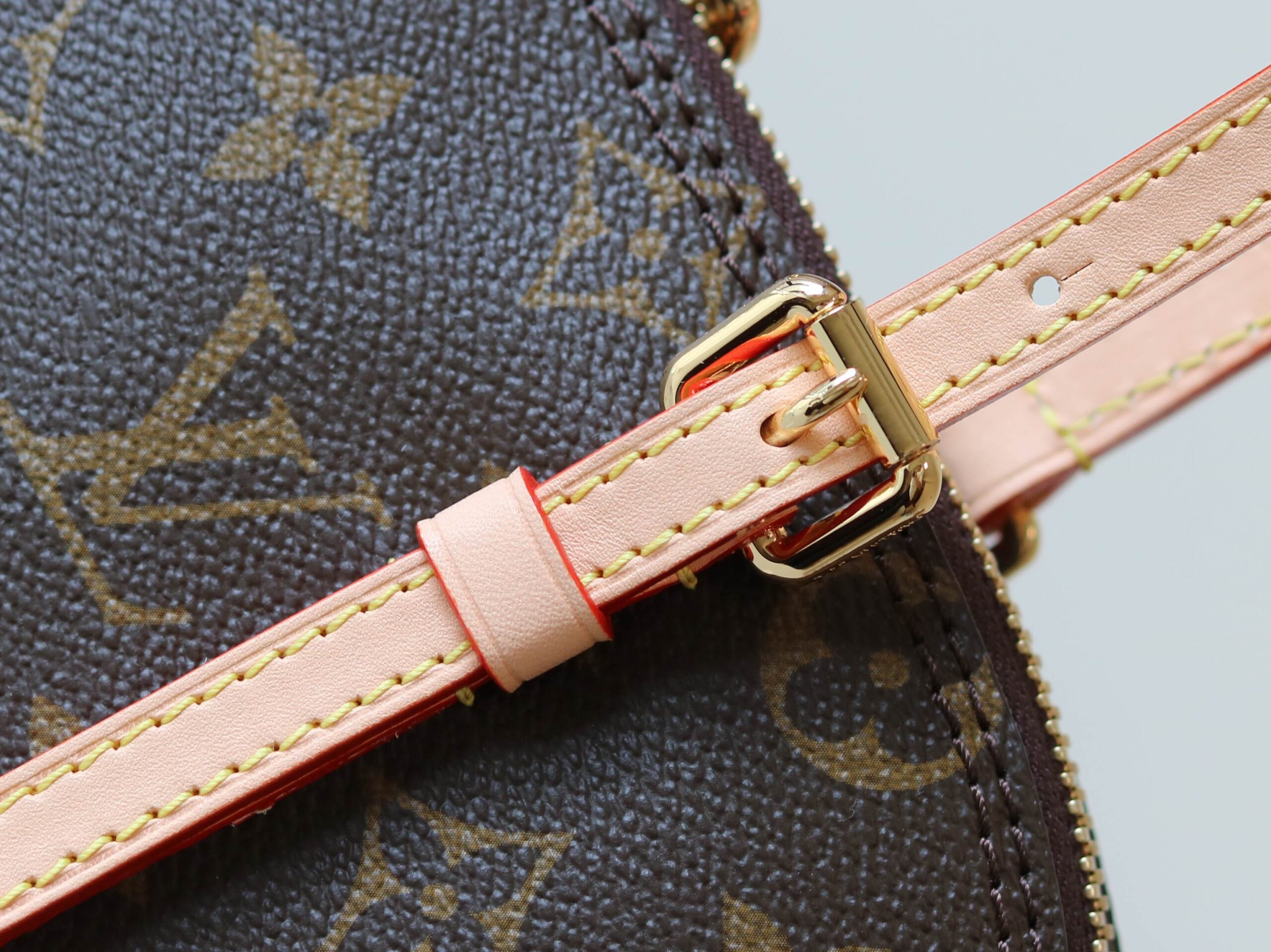 Louis Vuitton Squire East West Handbag M28953 - Image 6