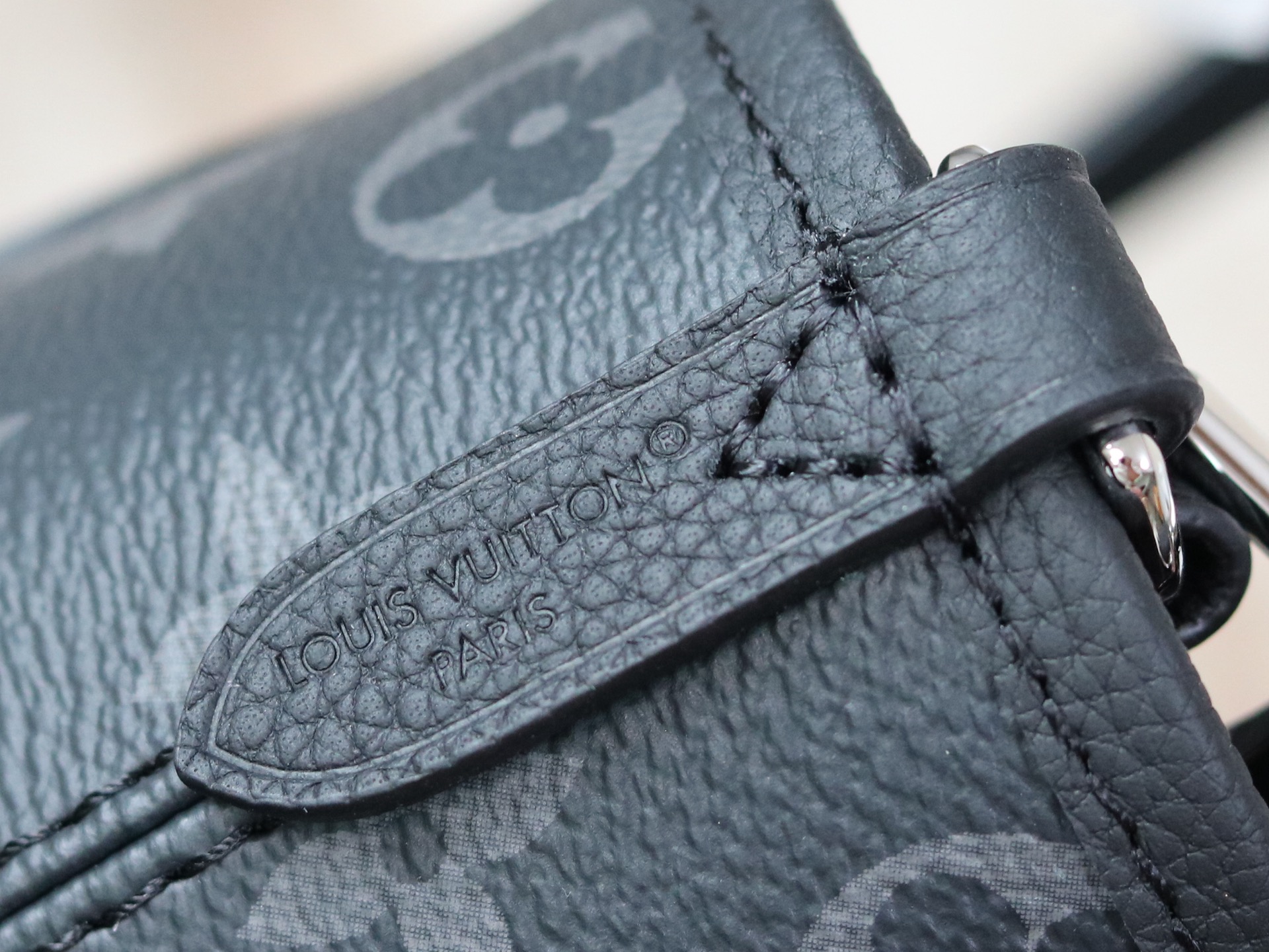 Louis Vuitton Neverfull Bandoulière Inside Out BB Reversible Tote Bag - Image 6
