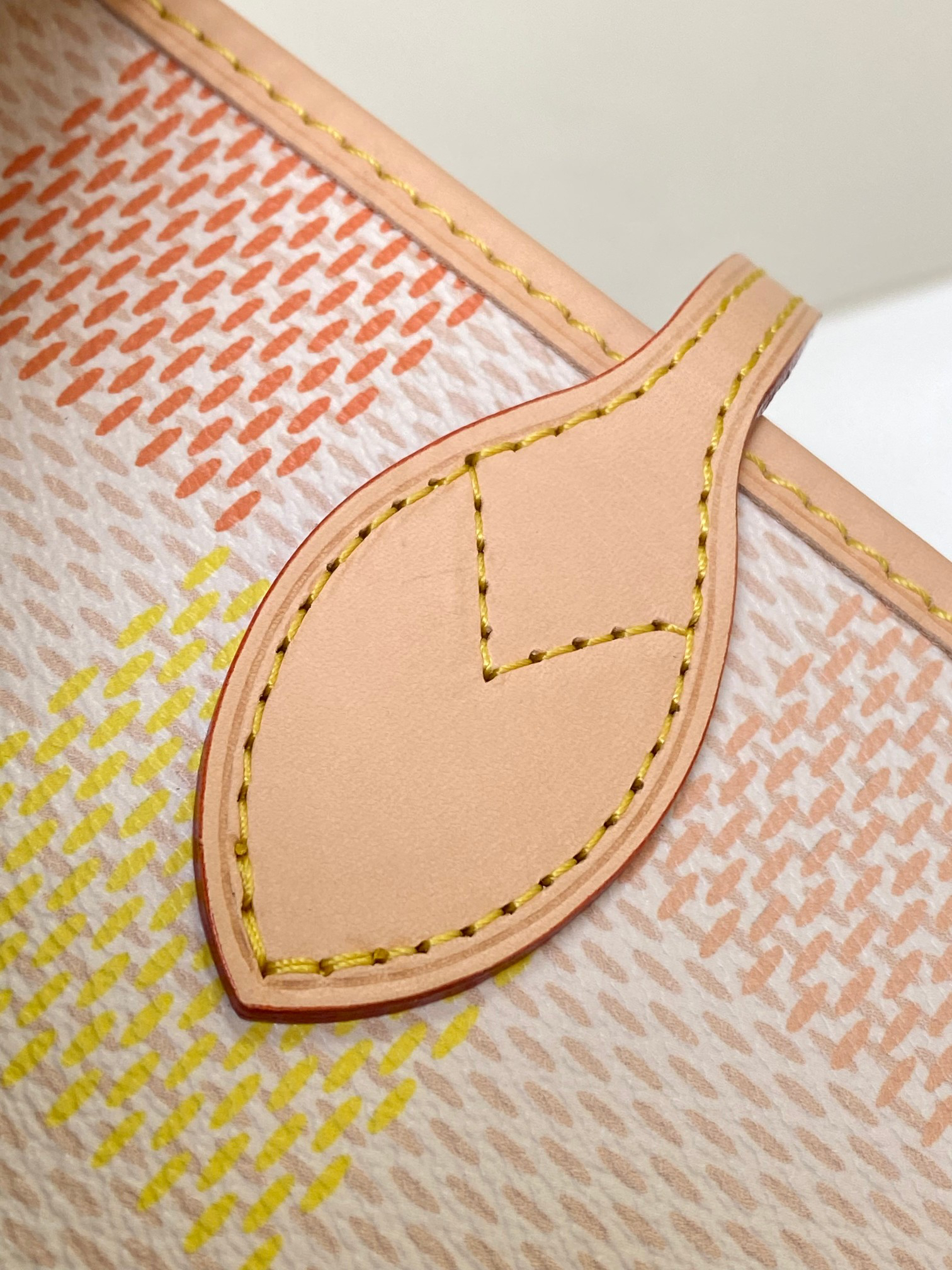 Louis Vuitton Neverfull MM Tote Bag in Damier Giant Canvas - Image 6