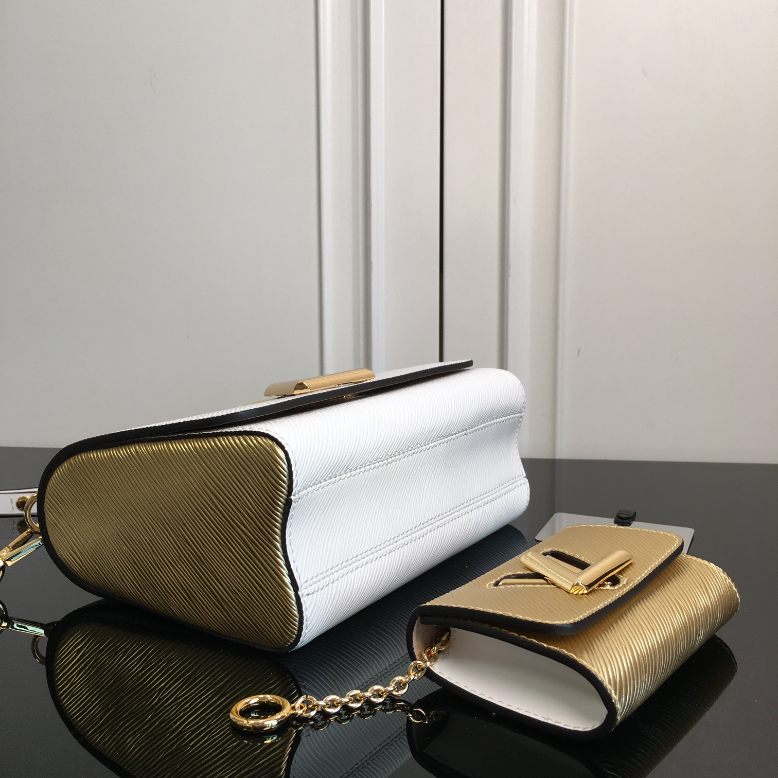 Louis Vuitton Twist Two-Piece Twin Bag in White Wave-Pattern Calfskin - Image 6