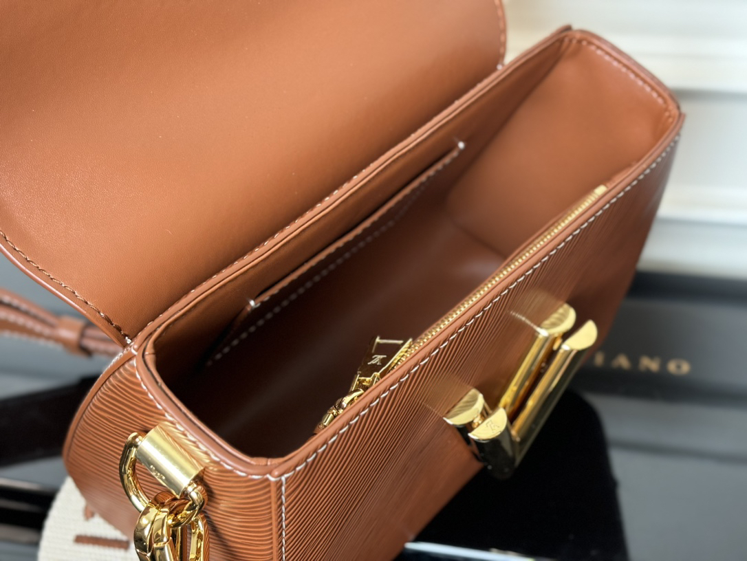 Louis Vuitton Twist Traveler Small Handbag - Image 6