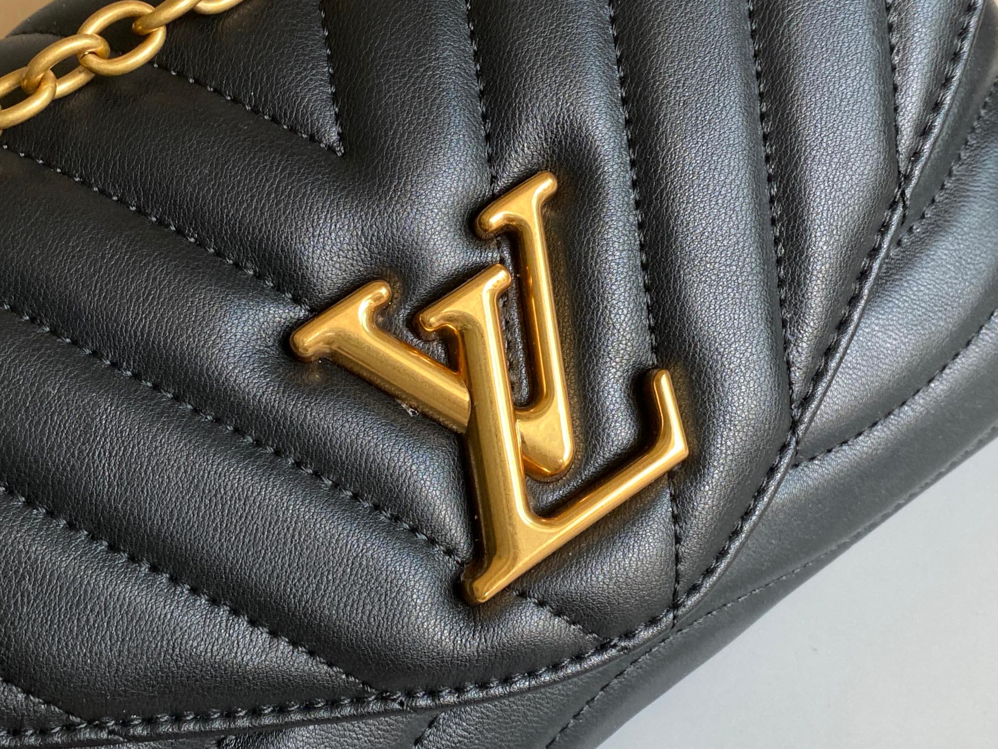 Louis Vuitton LV New Wave Chain Shoulder Bag - Image 6