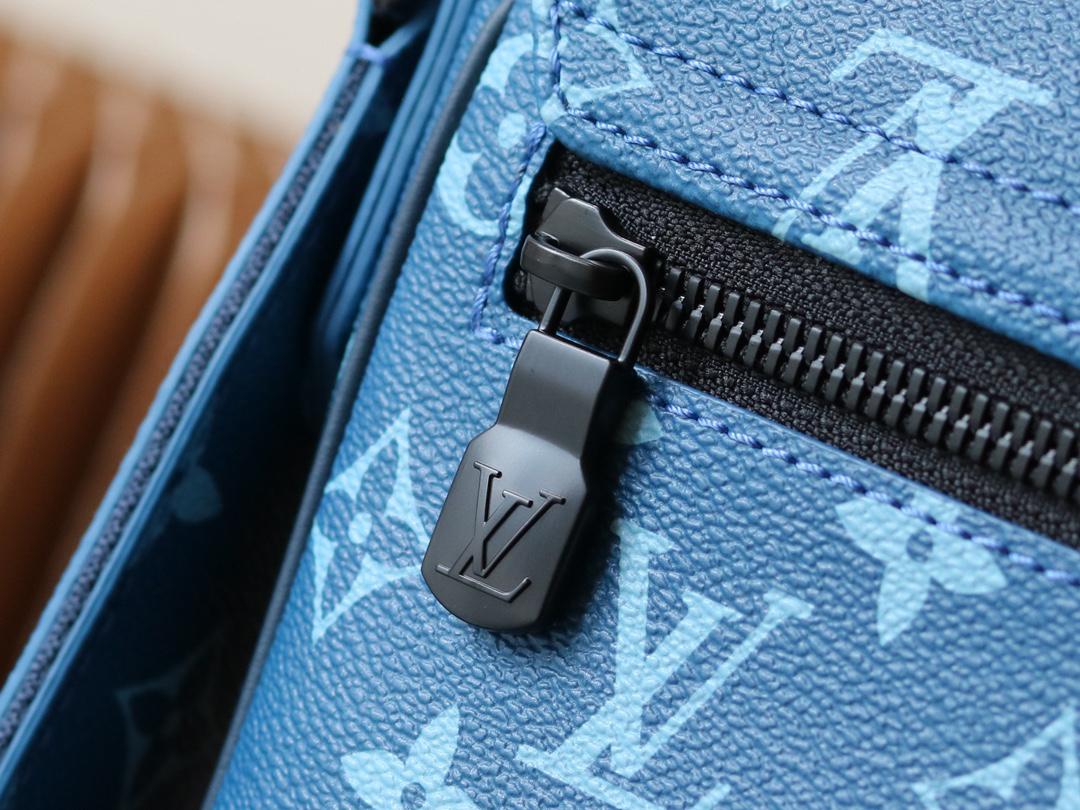 Louis Vuitton District PM Messenger Bag M23785, Blue Monogram Canvas - Image 6
