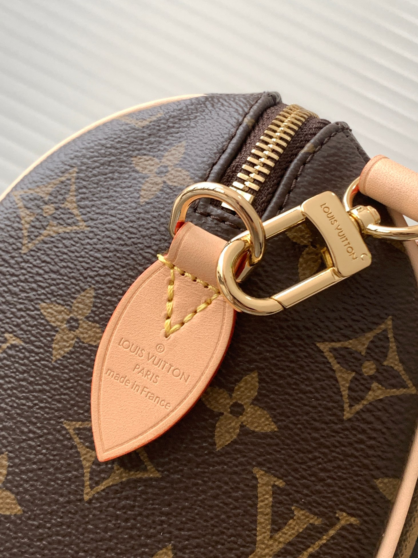 Louis Vuitton Speedy Bandoulière 20 Monogram Canvas Crossbody Bag - Image 6