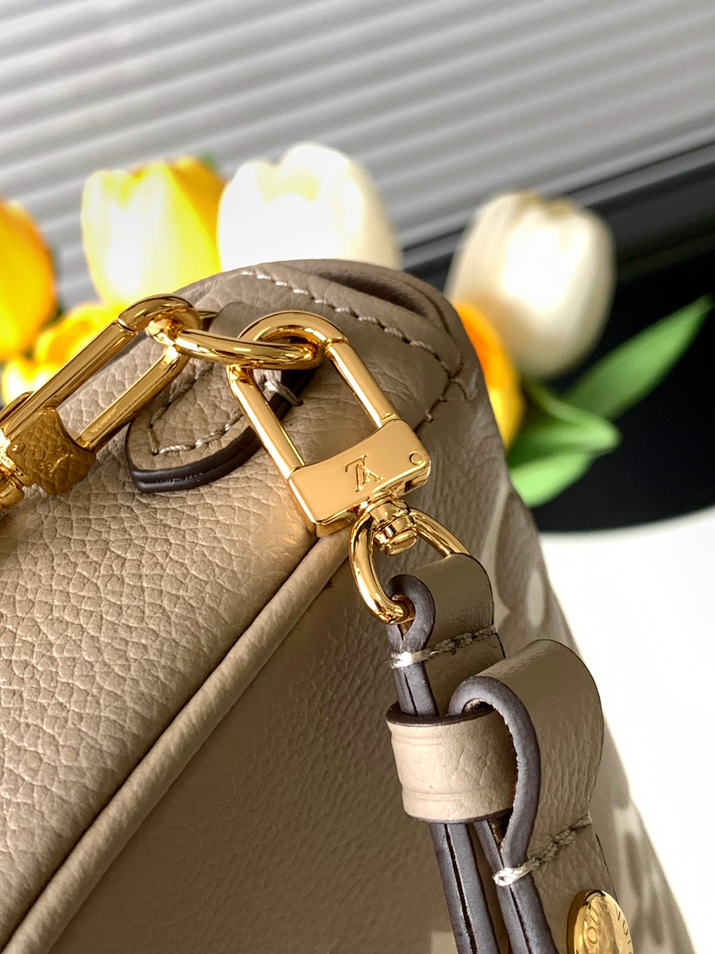 Louis Vuitton Wallet on Chain Ivy in Monogram Empreinte Leather - Image 6