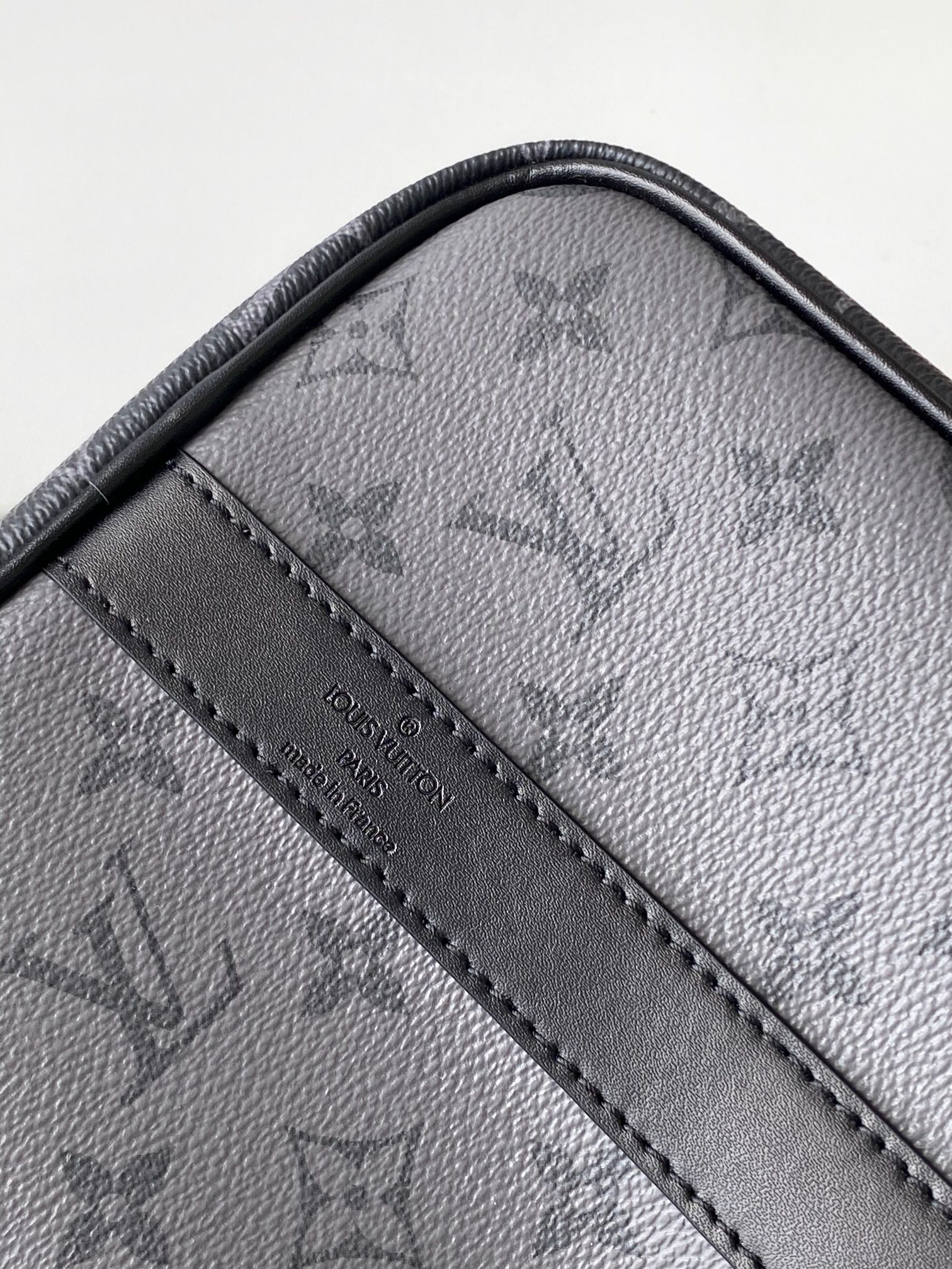 Louis Vuitton Keepall Bandoulière 35 Travel Bag in Monogram Eclipse - Image 6
