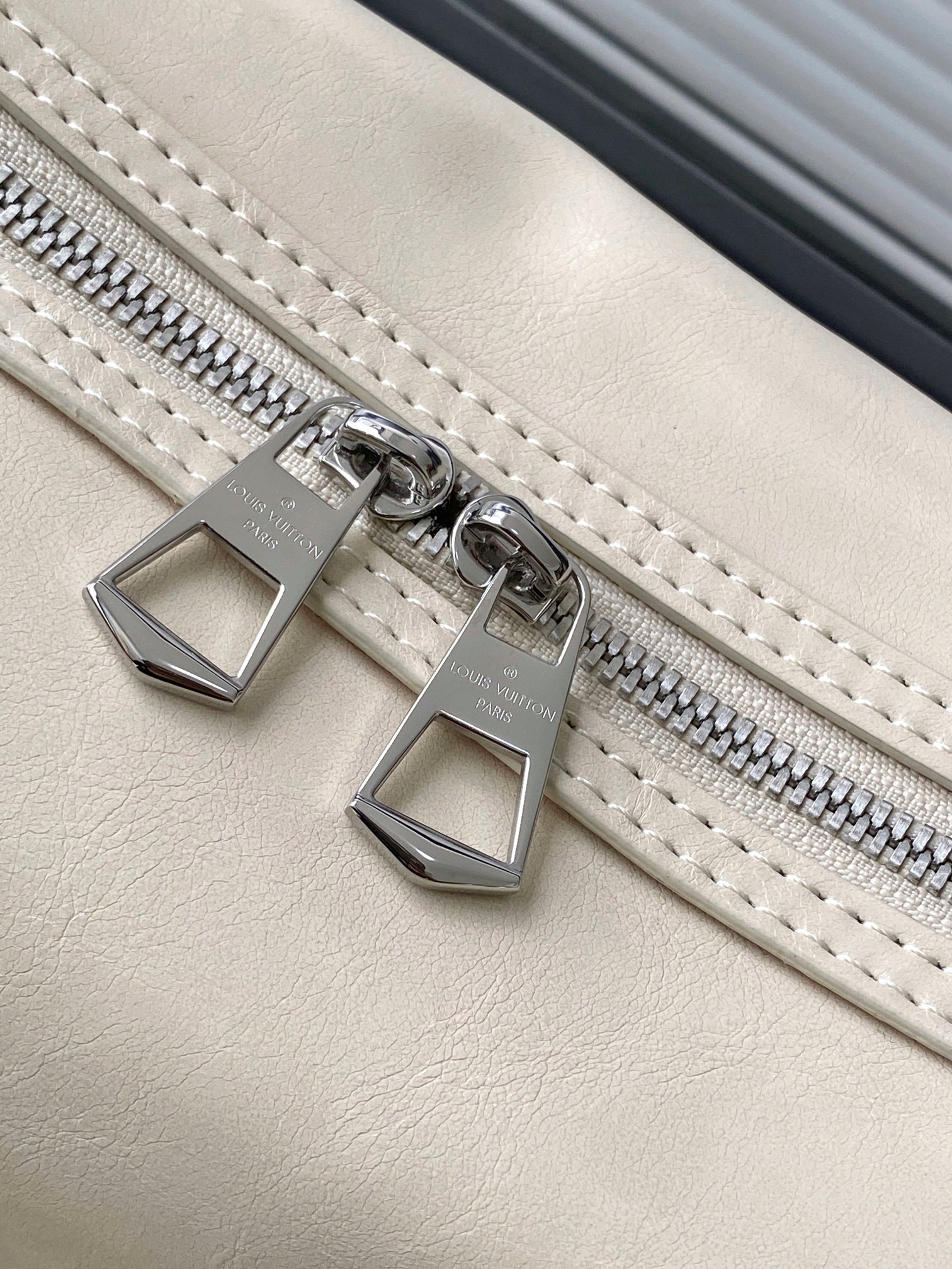 Louis Vuitton Speedy Cargo Handbag, LV Vibe Series - Image 6
