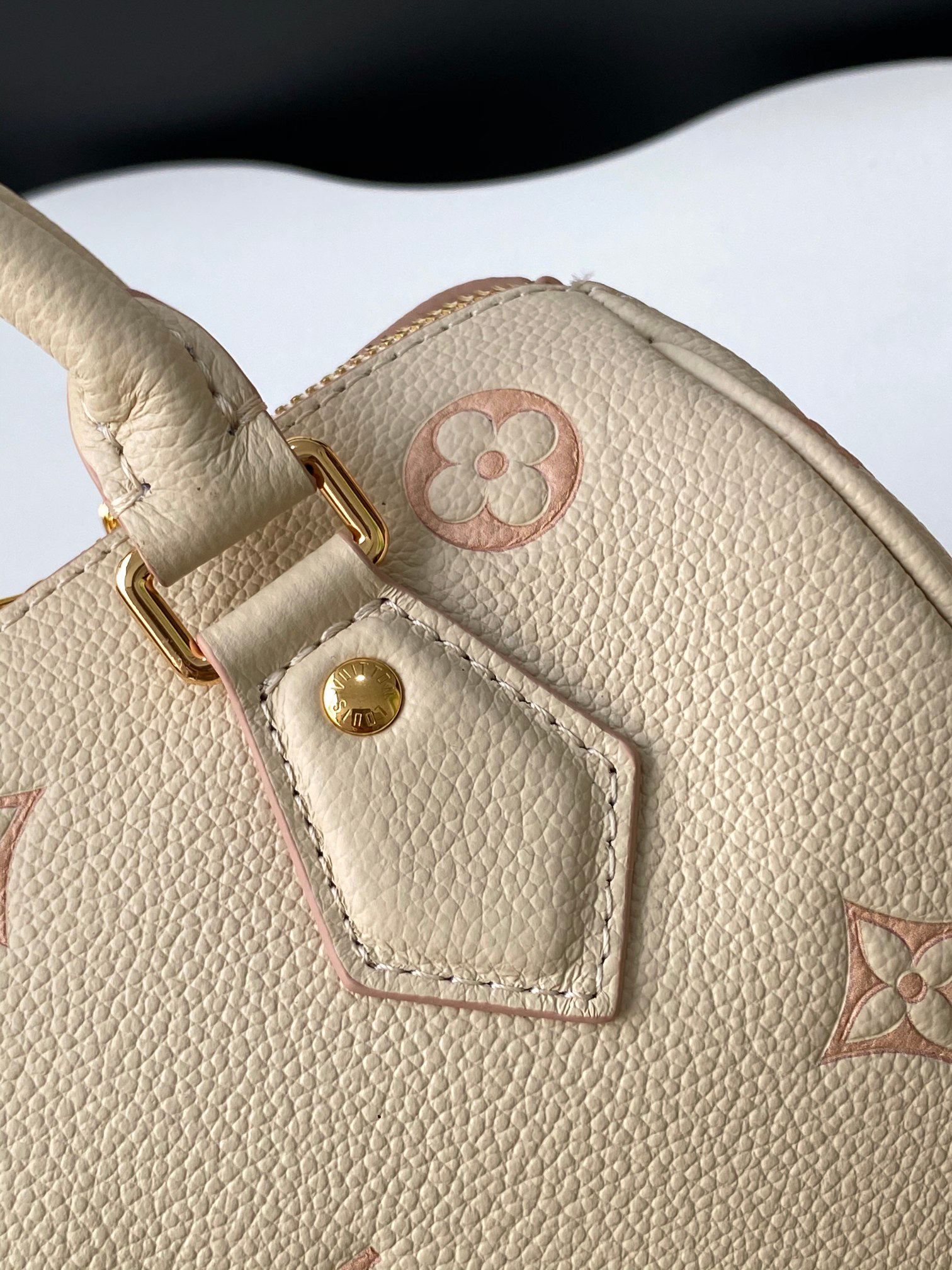 Louis Vuitton Speedy Bandoulière 20 Monogram Empreinte Leather Bag - Beige - Image 6