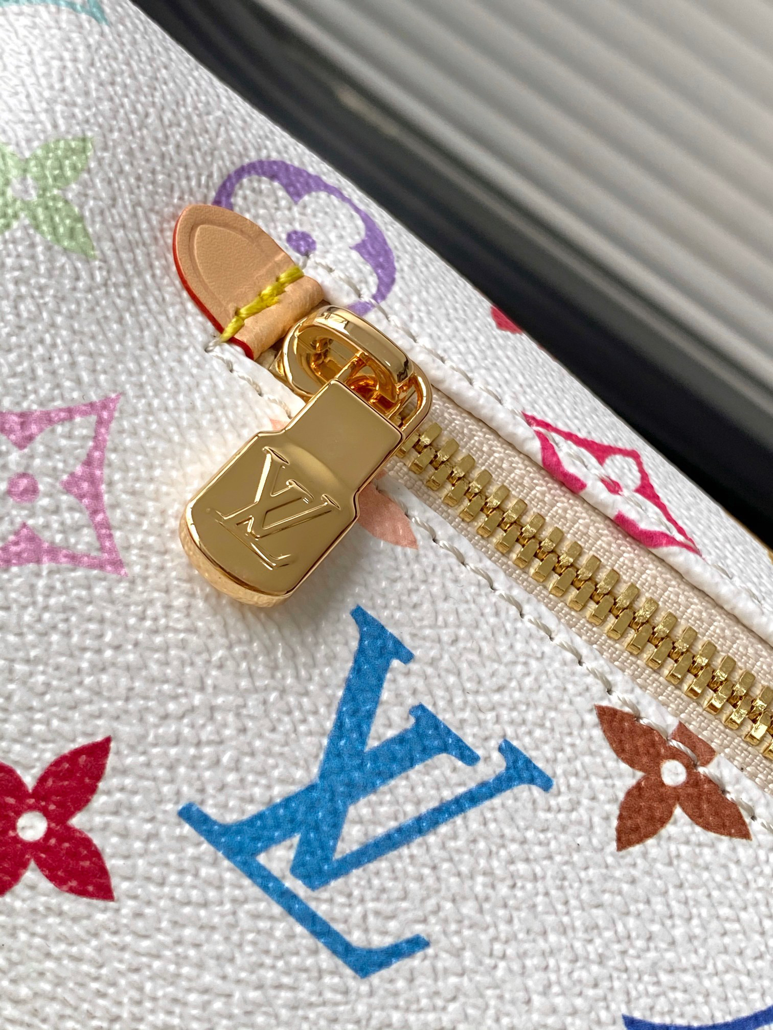 Louis Vuitton High Rise Crossbody Bag M13660 - Image 6