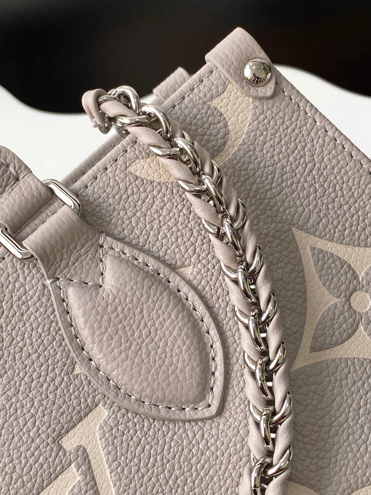 Louis Vuitton OnTheGo Small Giant Monogram Leather Tote Bag - Image 6