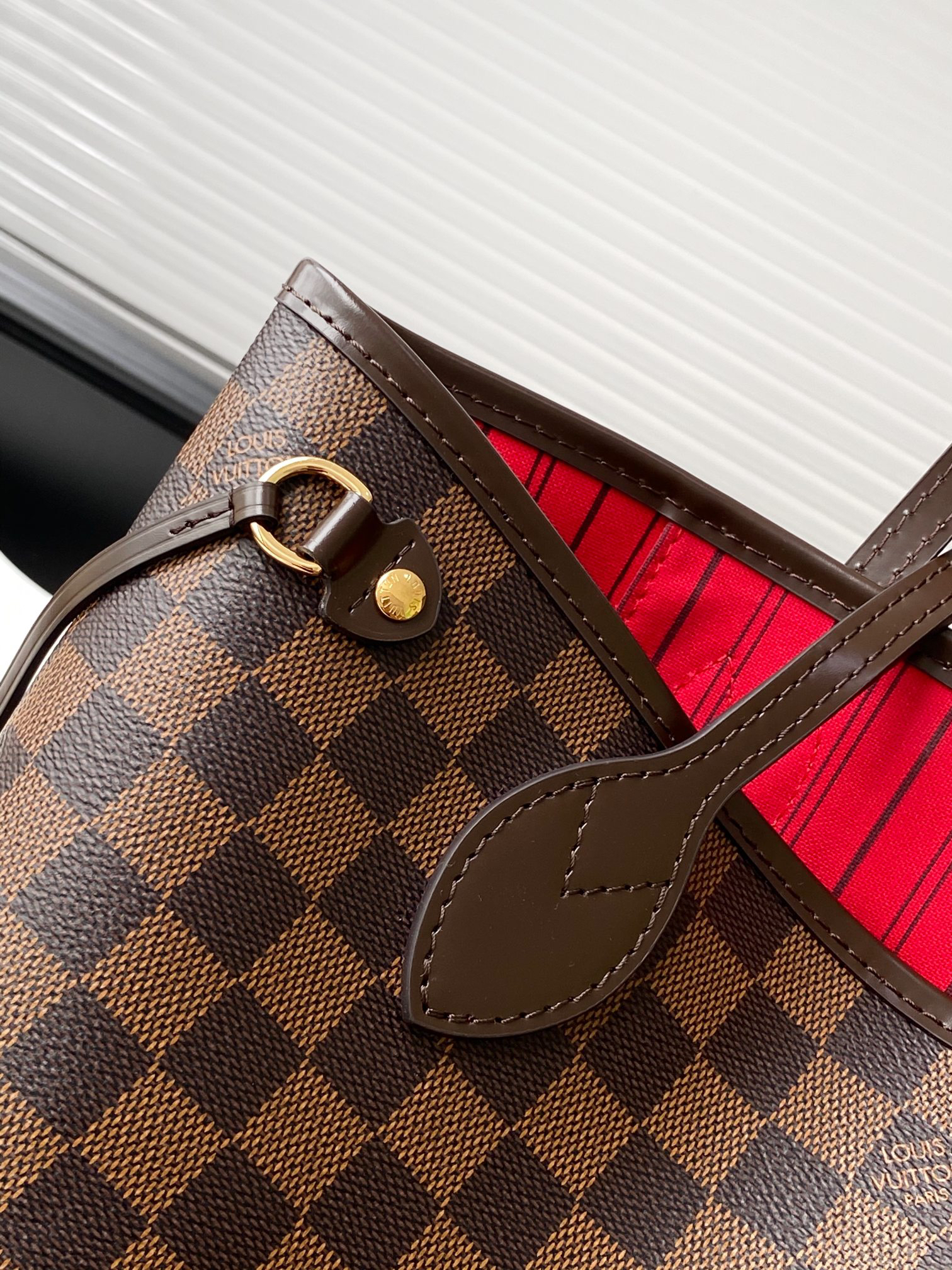 Louis Vuitton Neverfull Small Tote Bag - Image 6