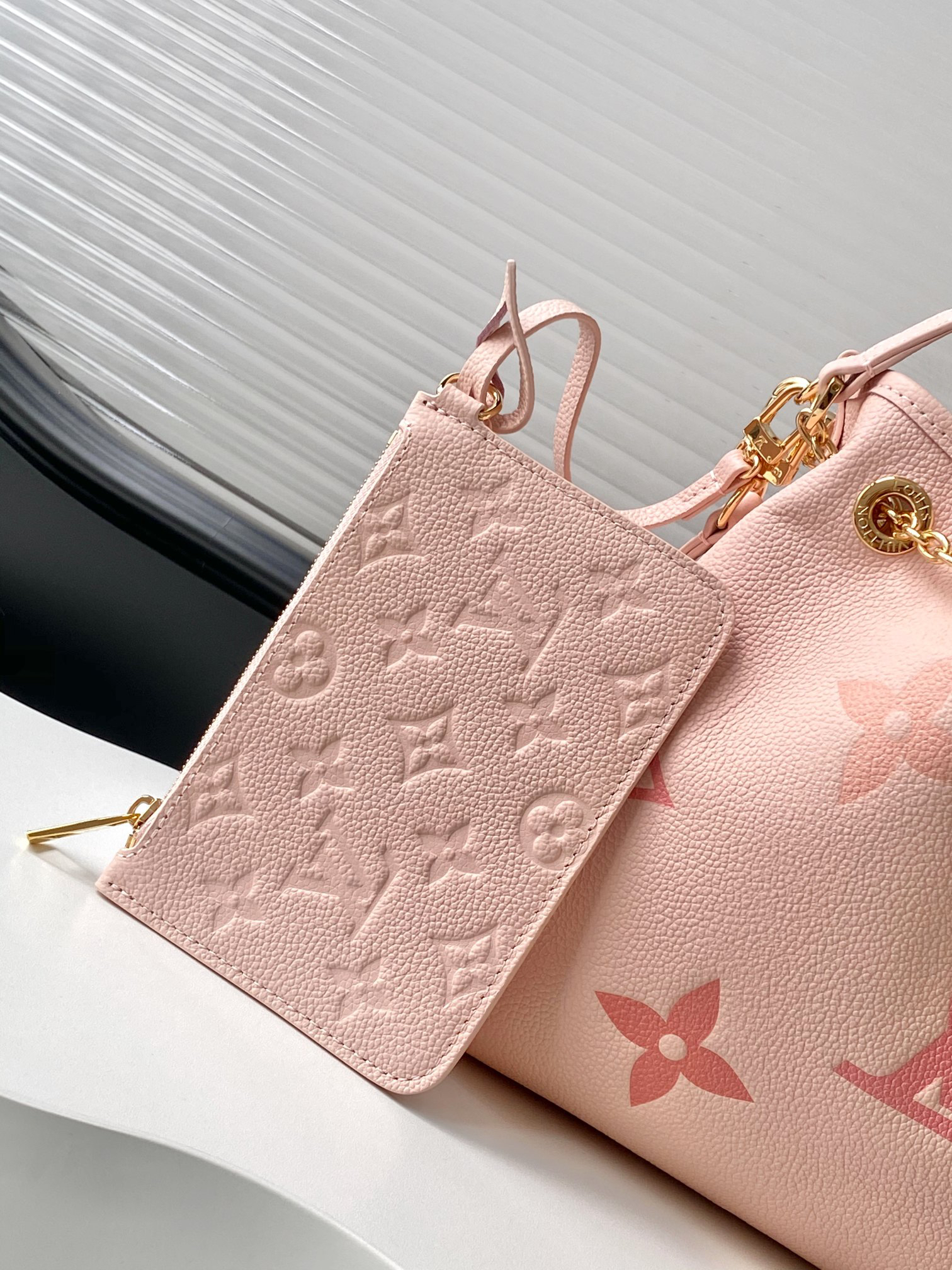 Louis Vuitton Monogram Empreinte Leather Handbag M47209 - Image 6