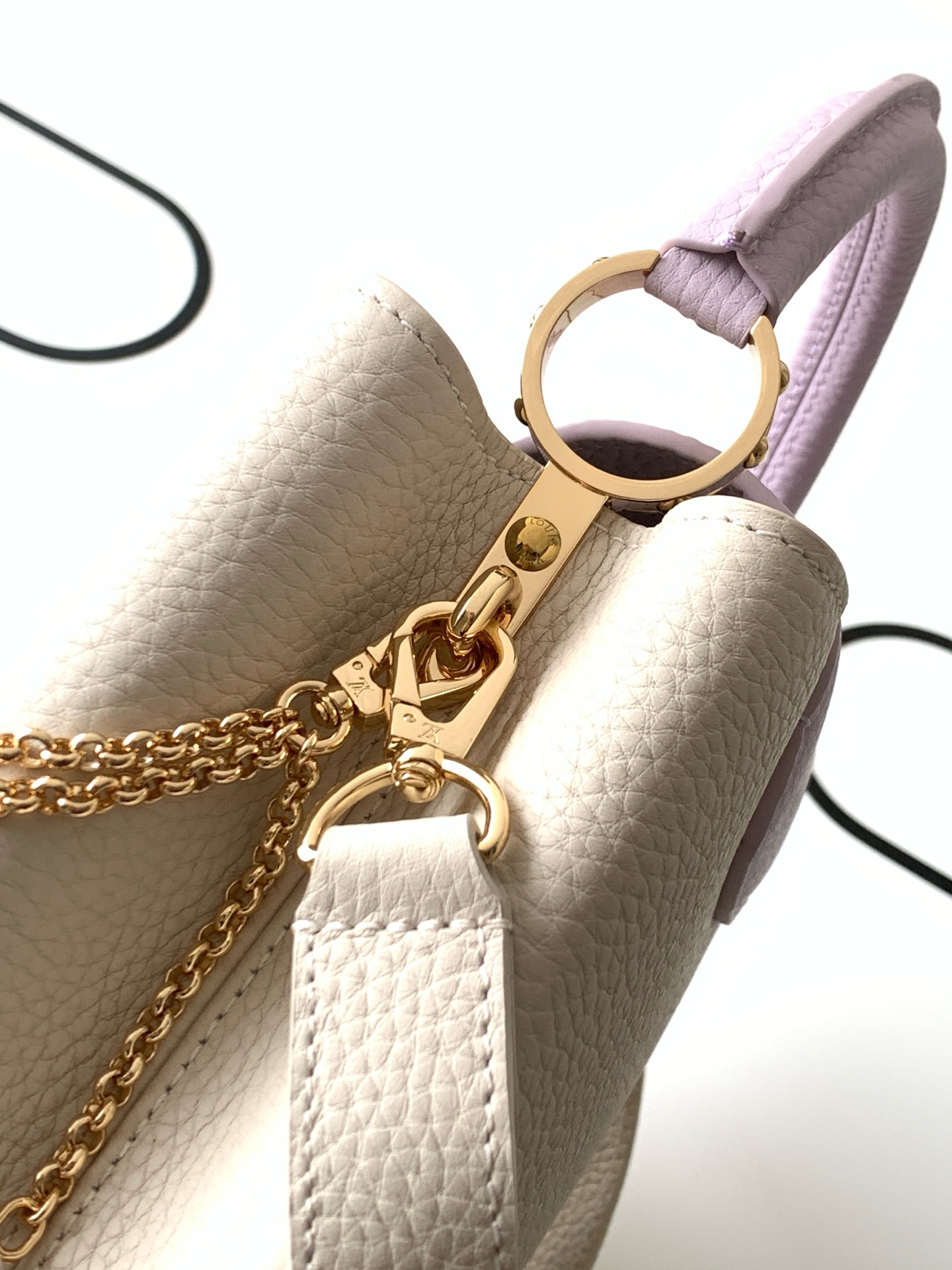 Louis Vuitton Capucines BB Handbag in Taurillon Leather - Image 6